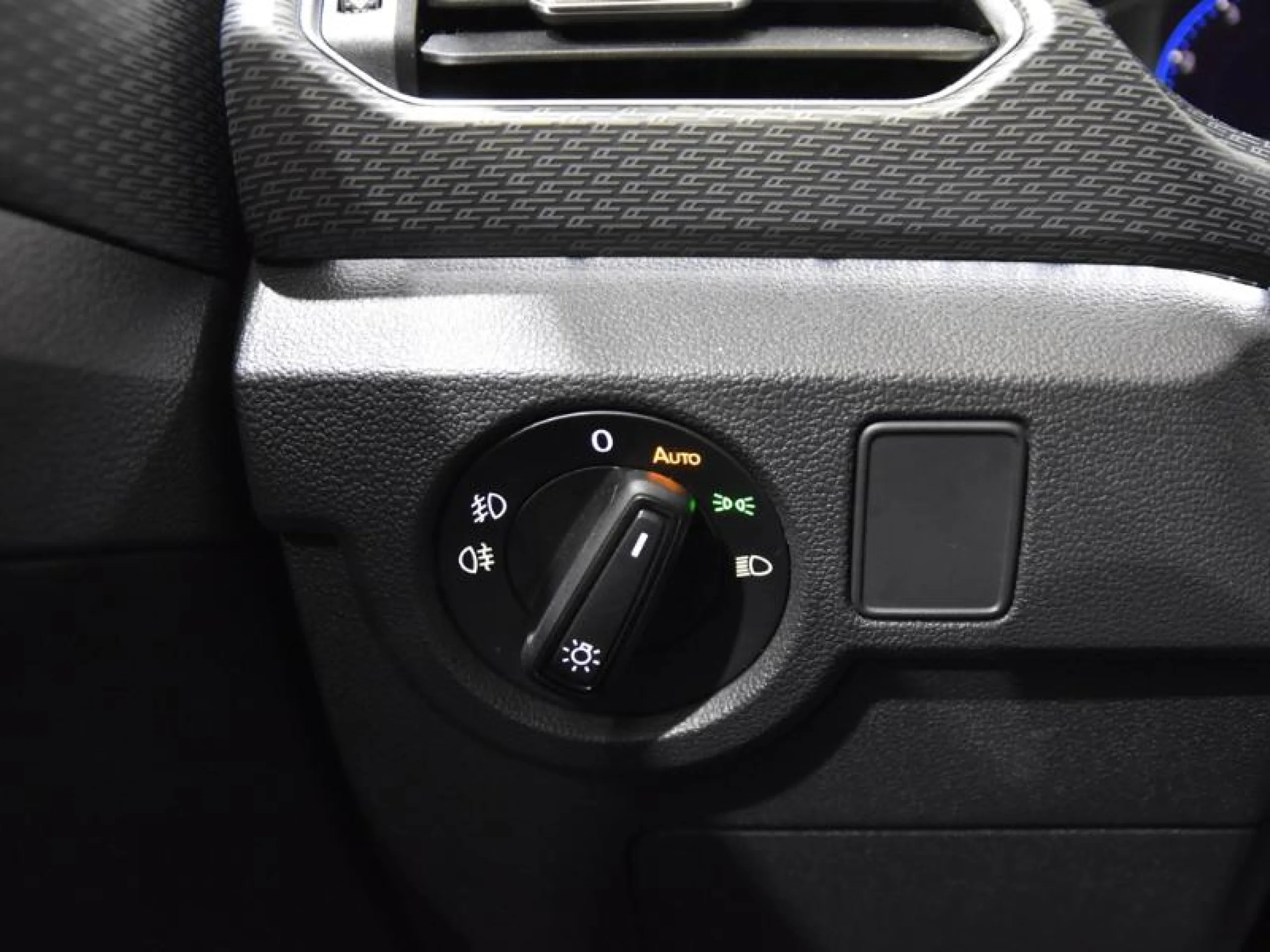 VOLKSWAGEN T CROSS SPORT 1.0 TSI 81KW (110CV) DSG - Foto 18