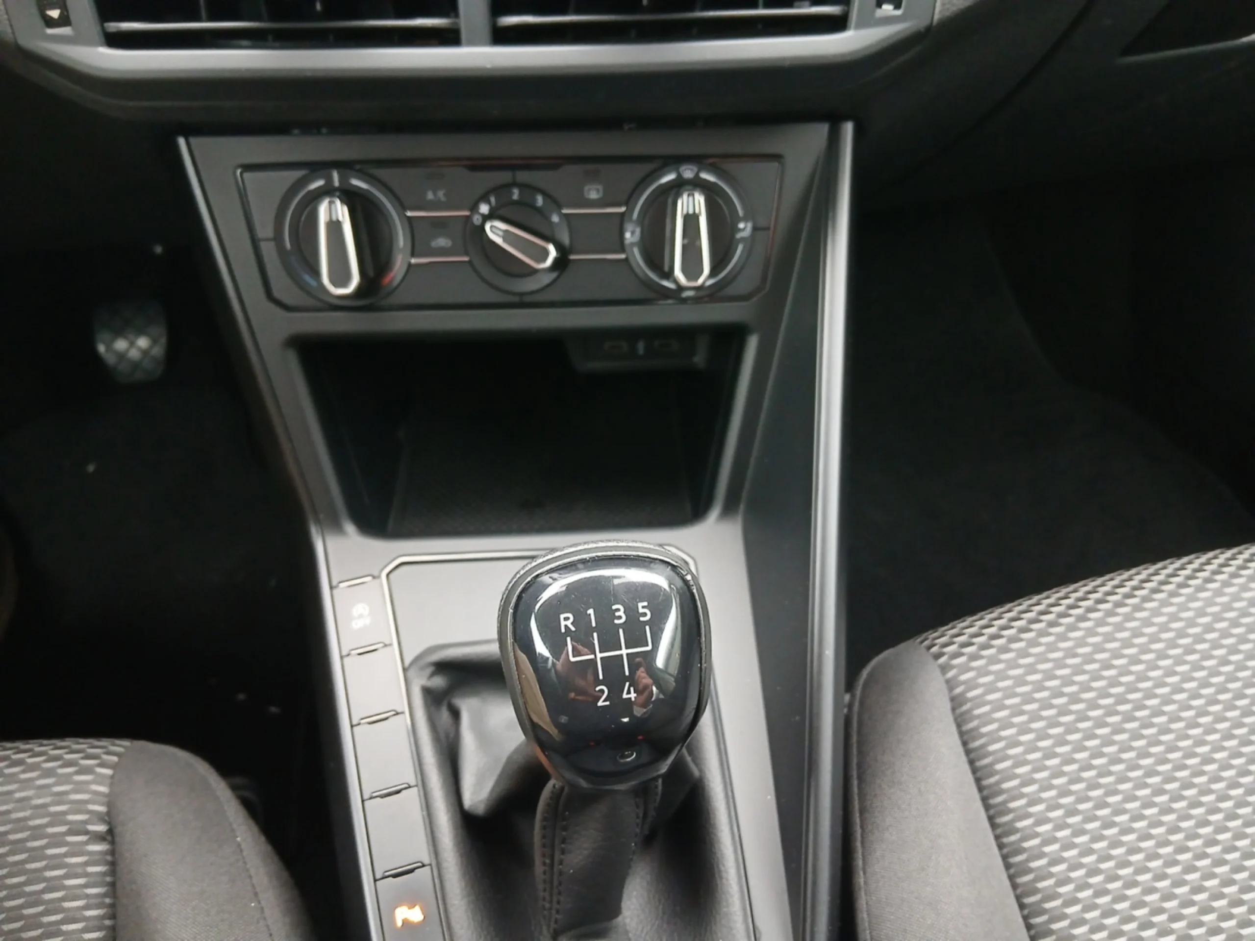 VOLKSWAGEN POLO POLO 1.0 TSI 70KW (95CV) - Foto 17