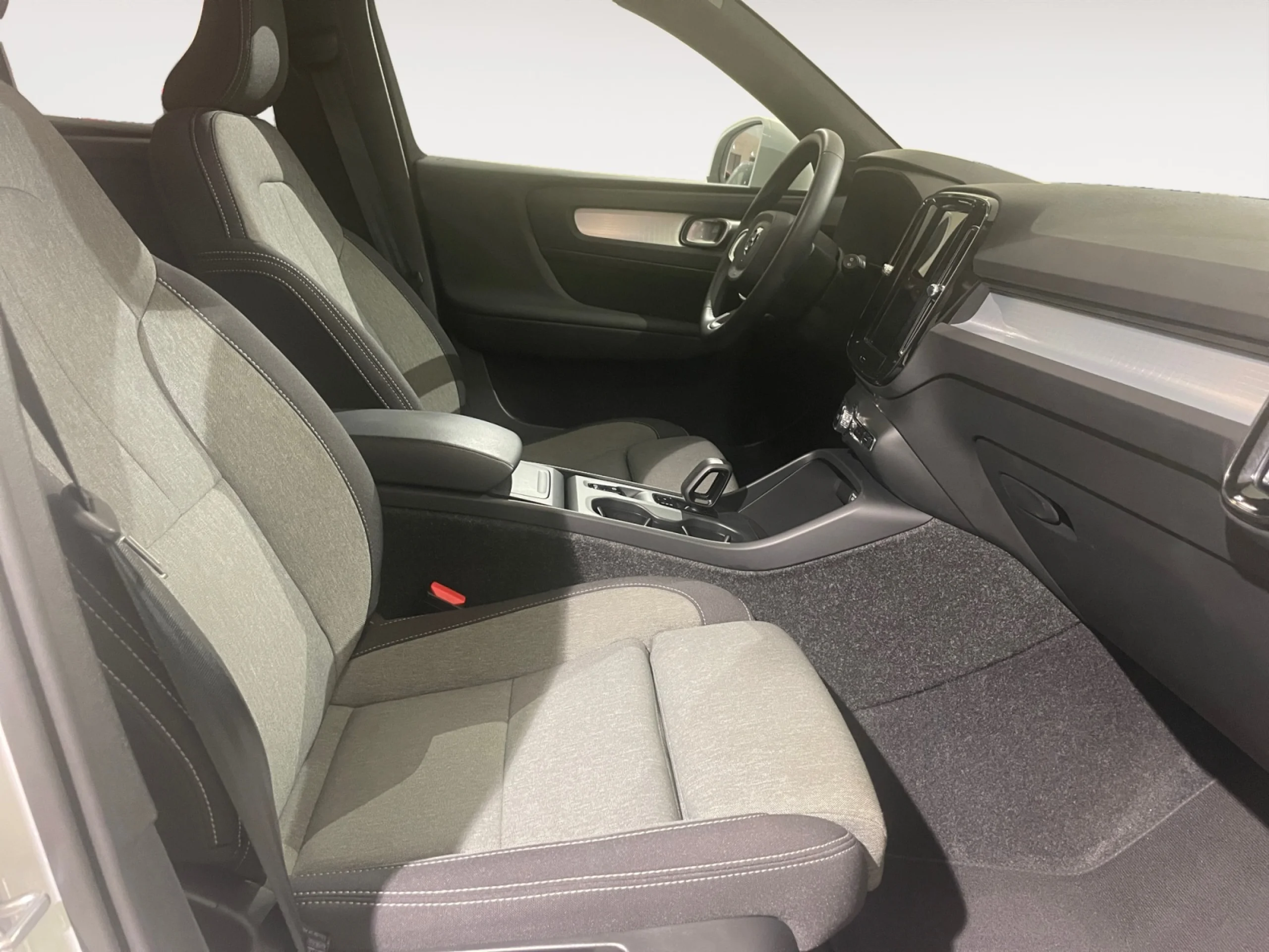 VOLVO XC40 2.0 B3 G CORE AUTO - Foto 5