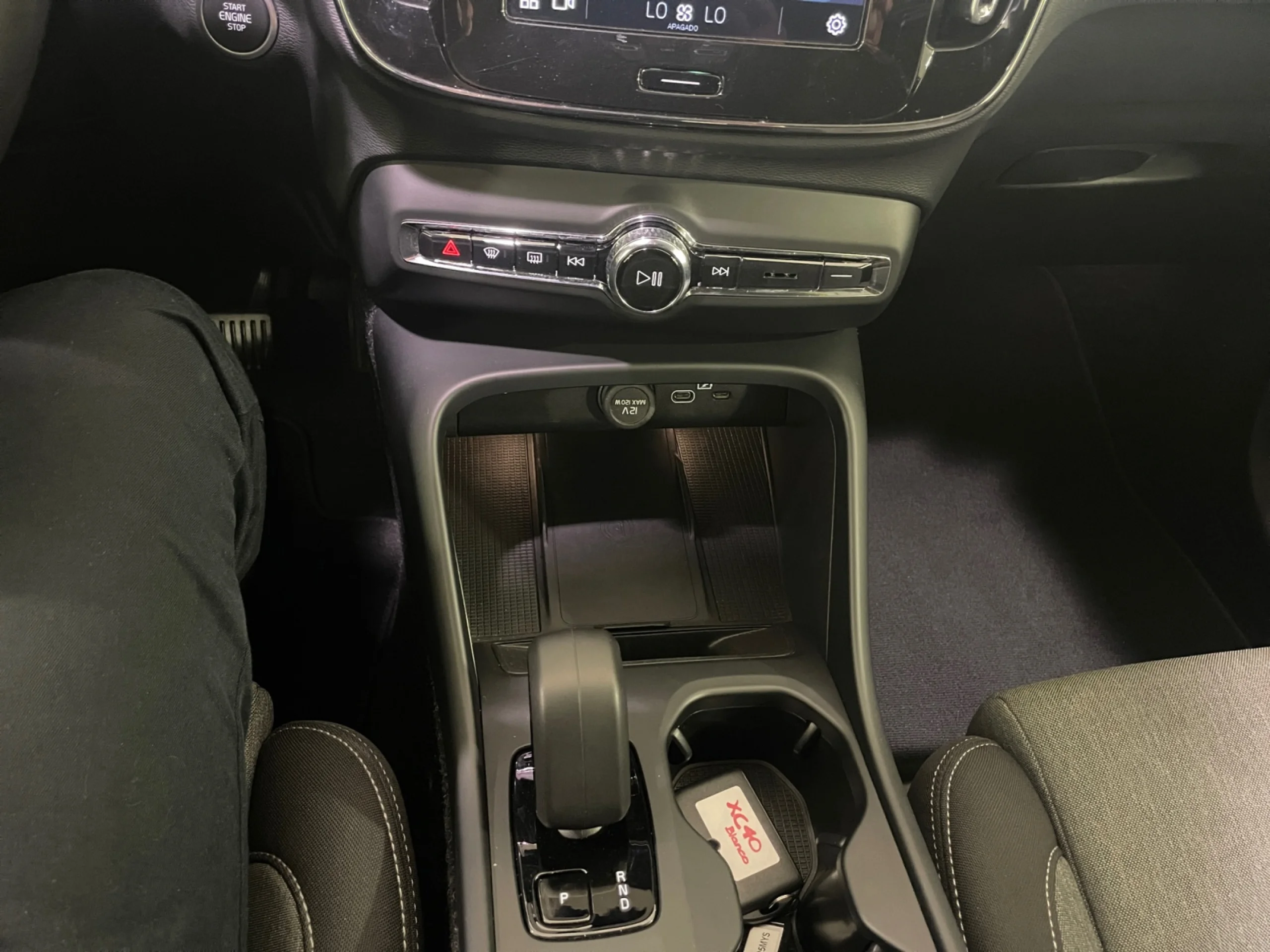 VOLVO XC40 2.0 B3 G CORE AUTO - Foto 11