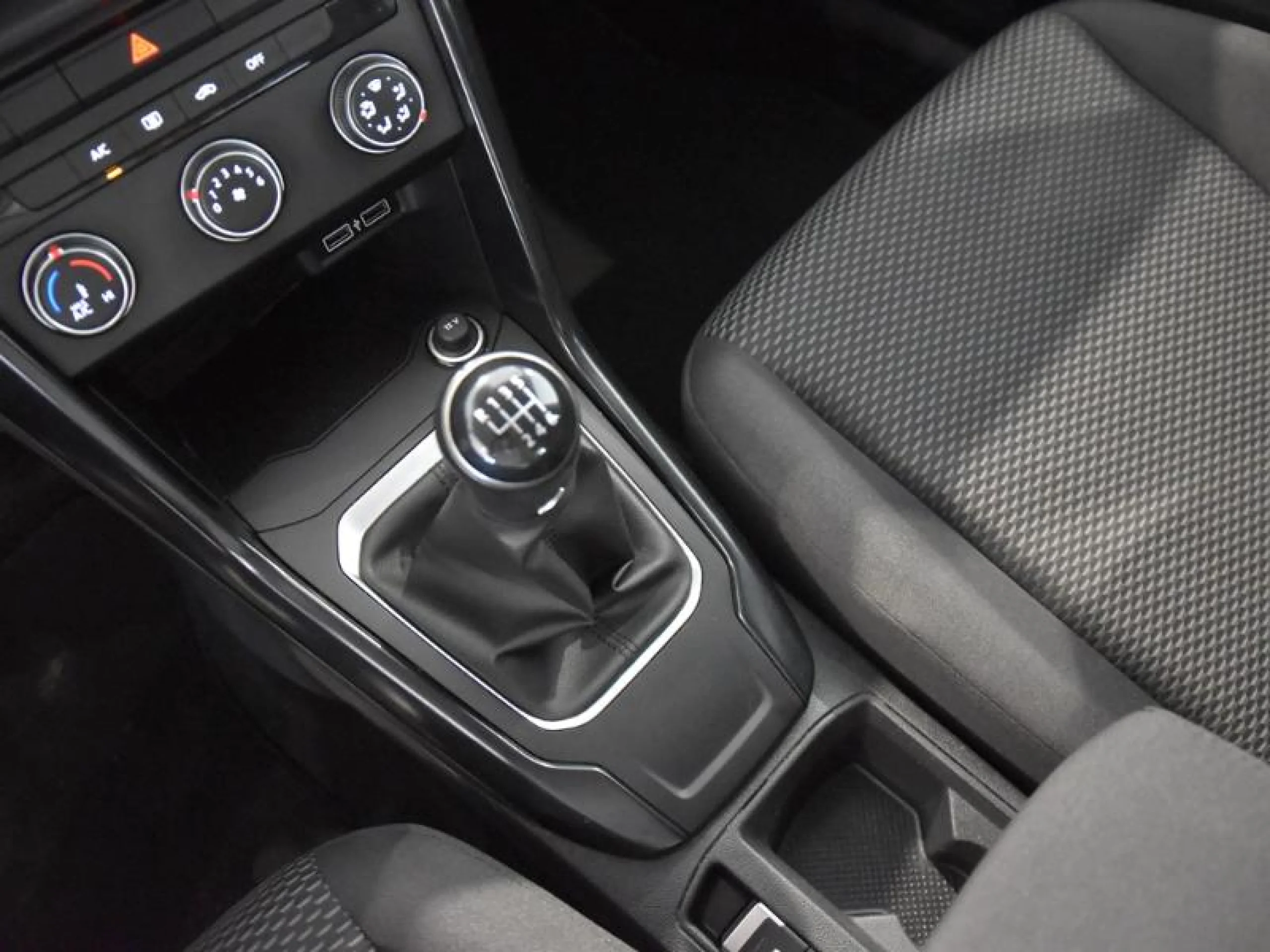 VOLKSWAGEN T ROC ADVANCE 1.6 TDI 85KW (115CV) - Foto 11