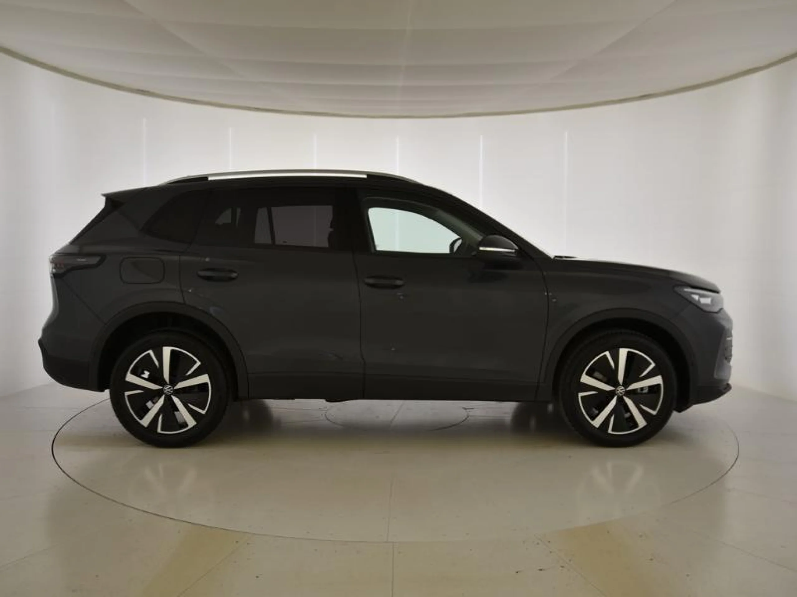 VOLKSWAGEN TIGUAN TIGUAN M S 1.5 TSI EHYBRID 110 KW (150 CV) / 85 KW (115 CV)  AUTOM TICO DSG 6 VEL. - Foto 3