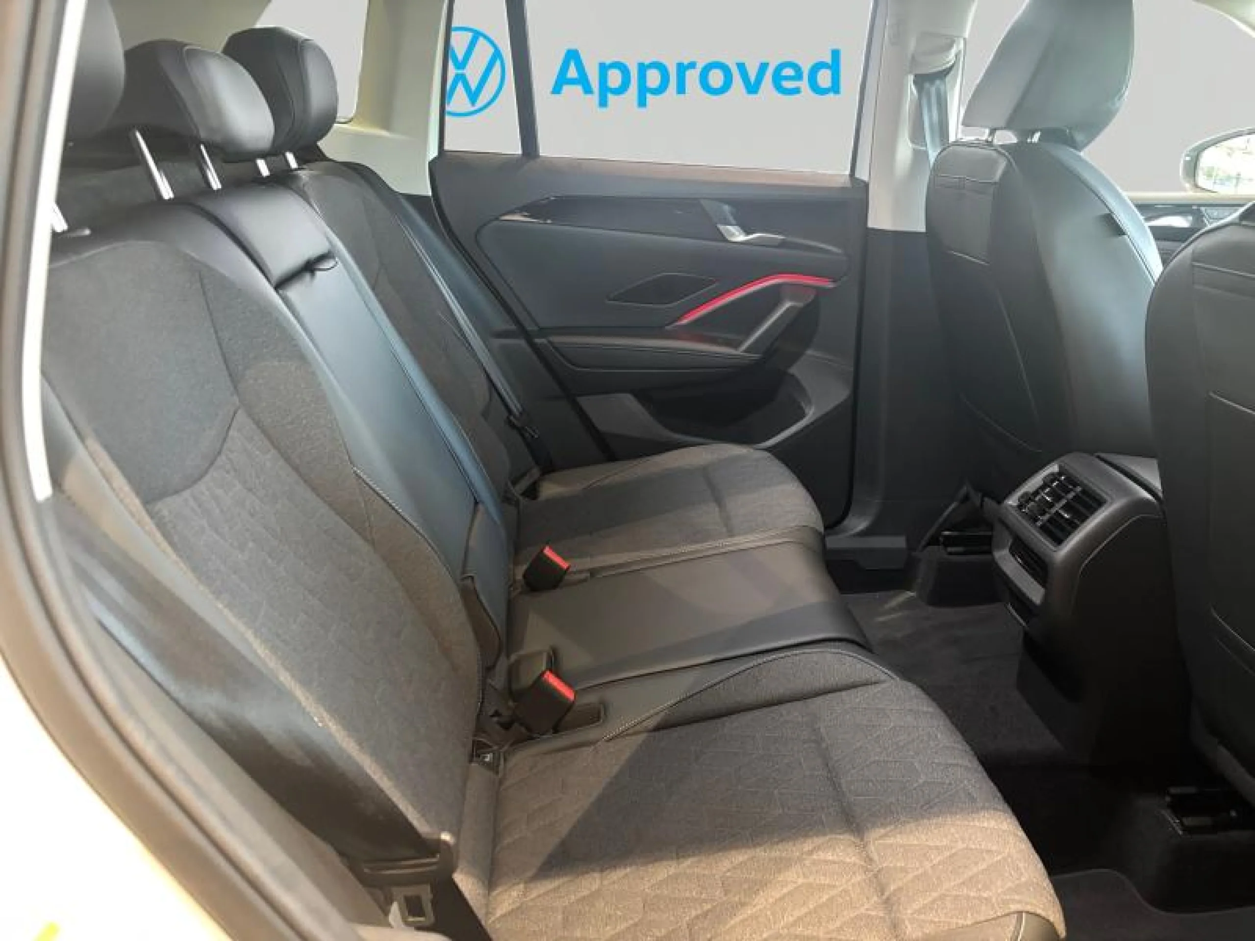 VOLKSWAGEN TIGUAN LIFE 1.5 TSI EHYBRID 150KW (204CV) DSG - Foto 6