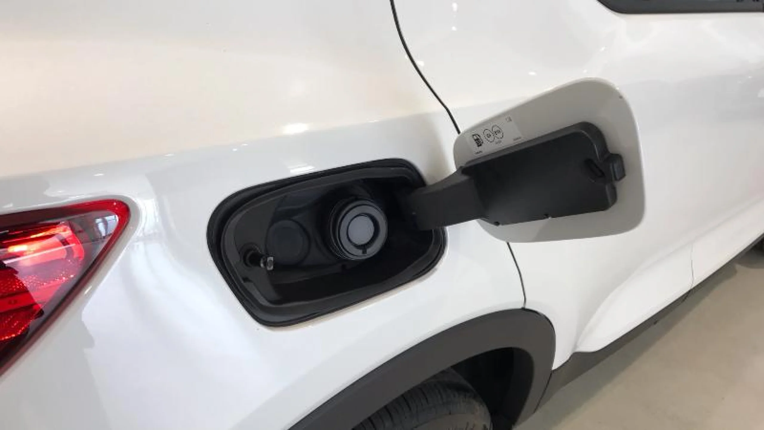 VOLVO XC40 2.0 B3 G CORE AUTO - Foto 20