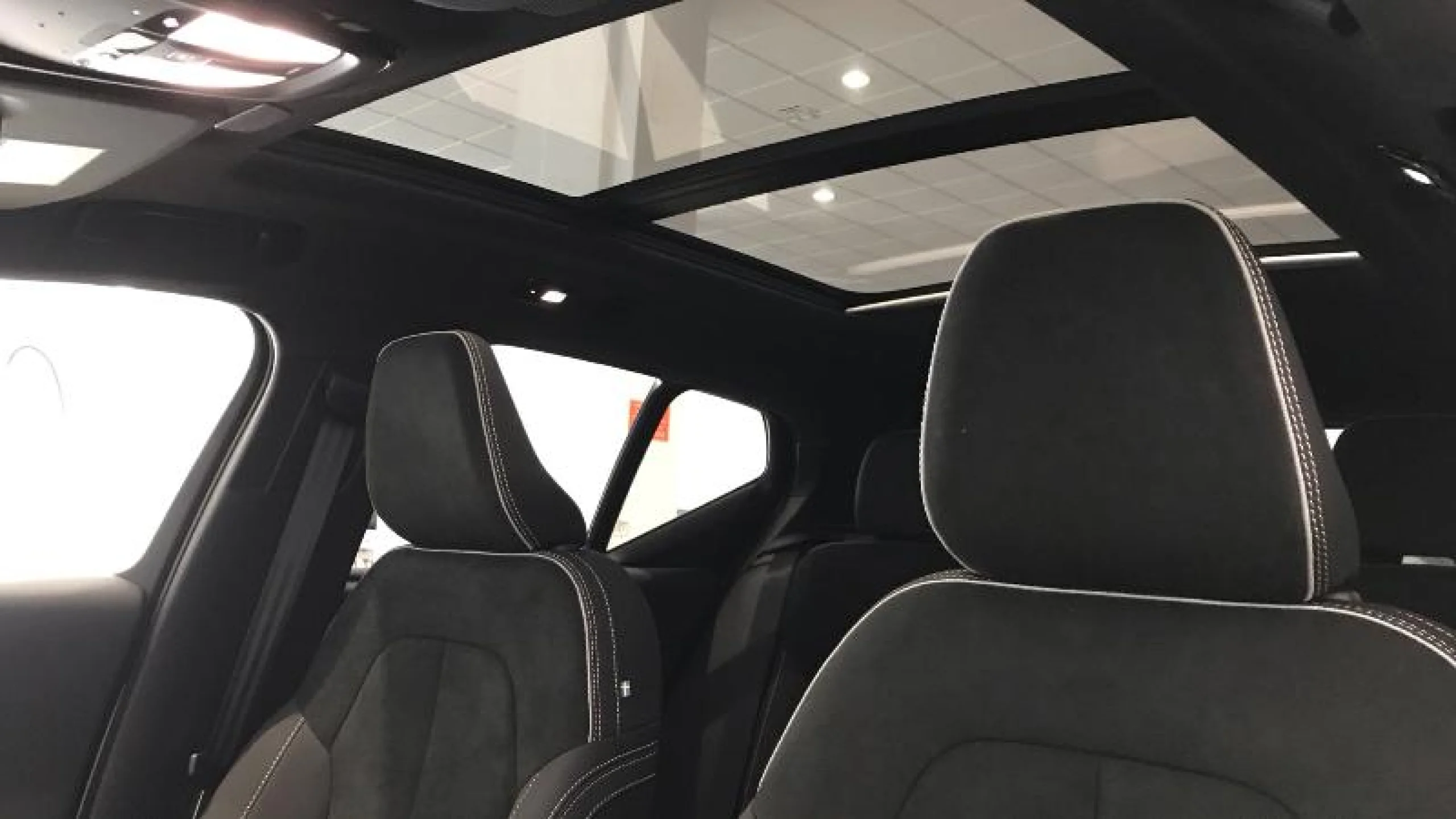 VOLVO XC40 2.0 B3 G CORE AUTO - Foto 21