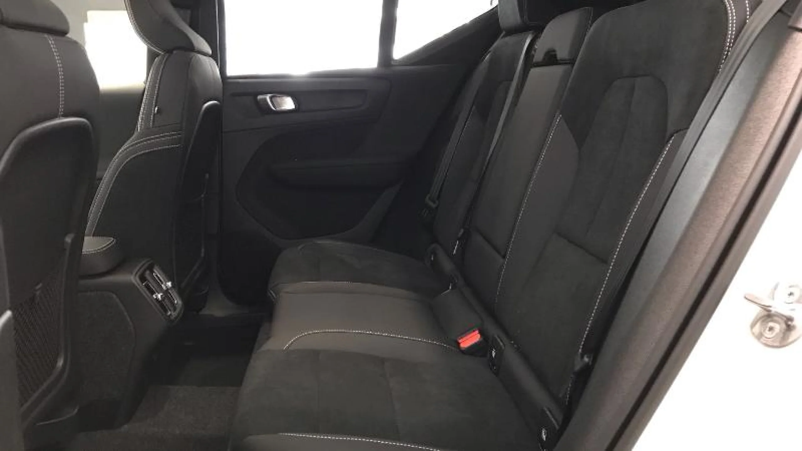 VOLVO XC40 2.0 B3 G CORE AUTO - Foto 10