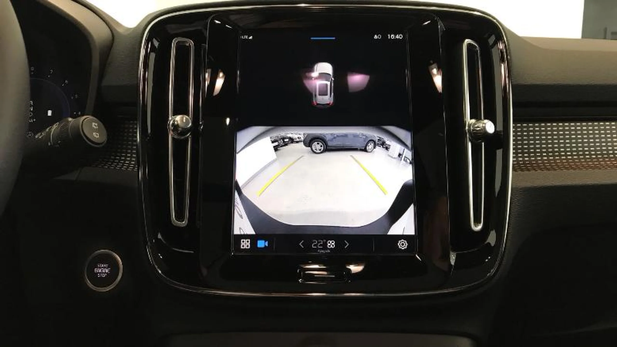 VOLVO XC40 2.0 B3 G CORE AUTO - Foto 18