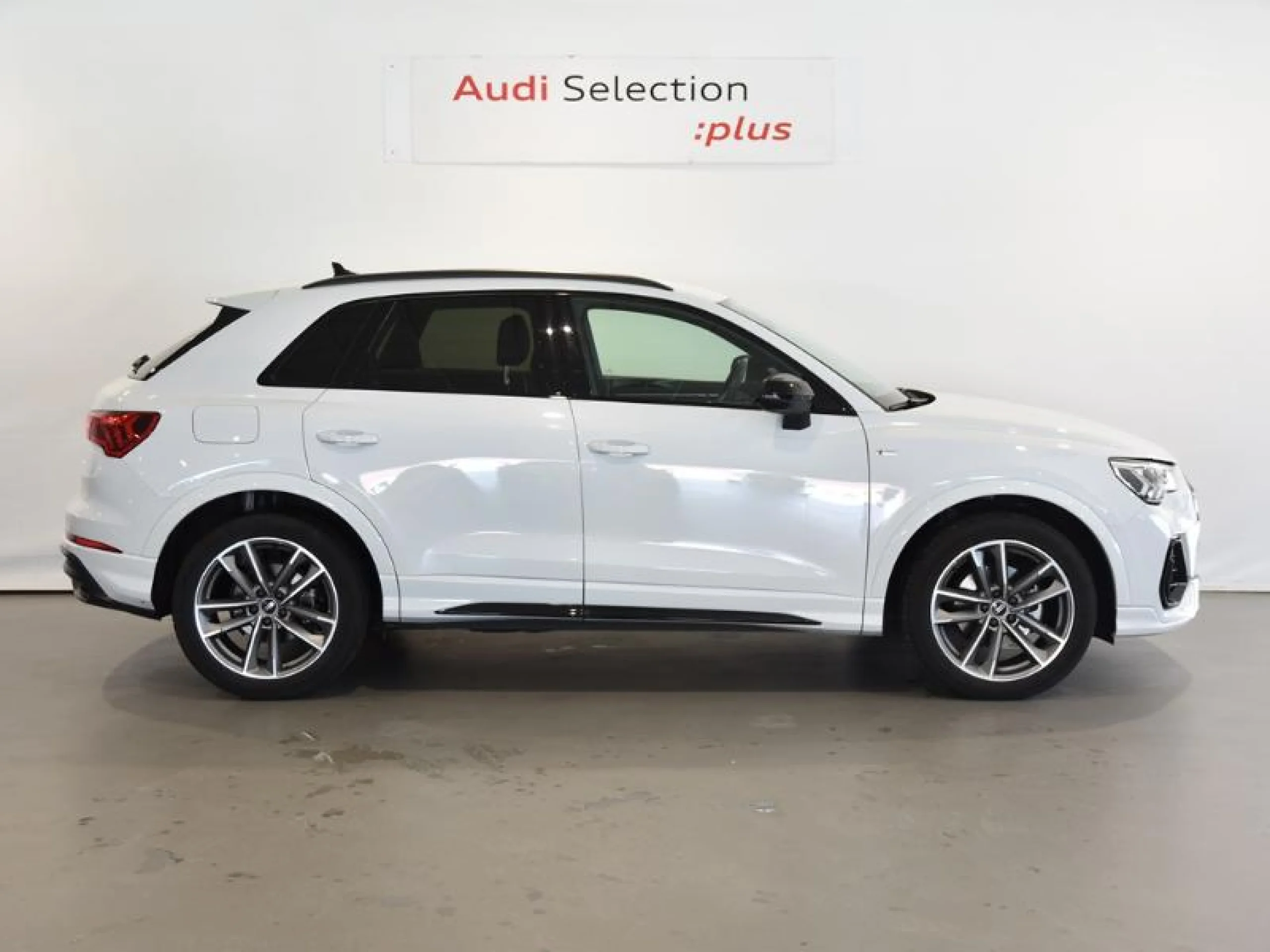 AUDI Q3 BLACK LINE 35 TFSI 110KW (150CV) S TRON - Foto 3