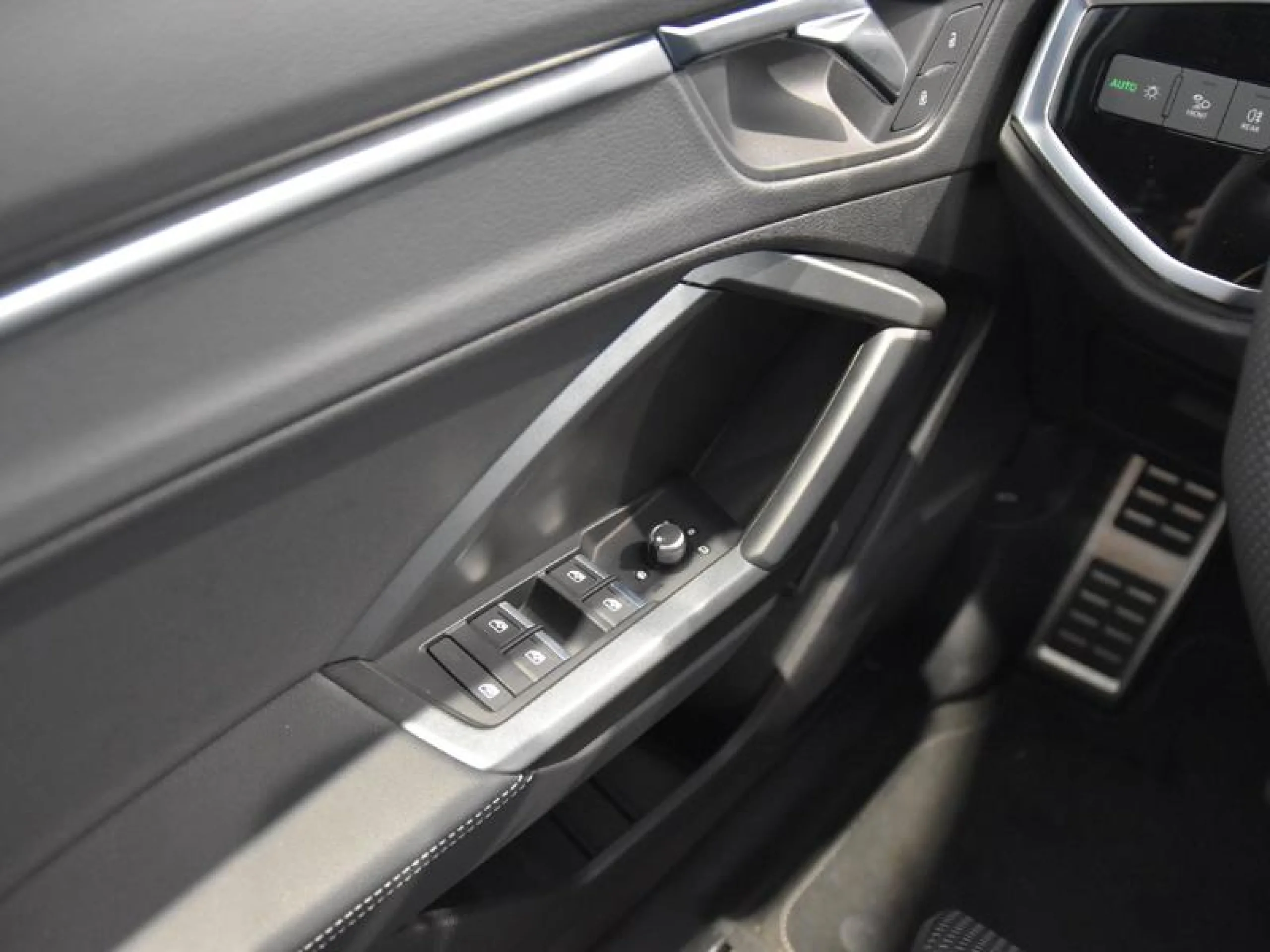 AUDI Q3 BLACK LINE 35 TFSI 110KW (150CV) S TRON - Foto 16