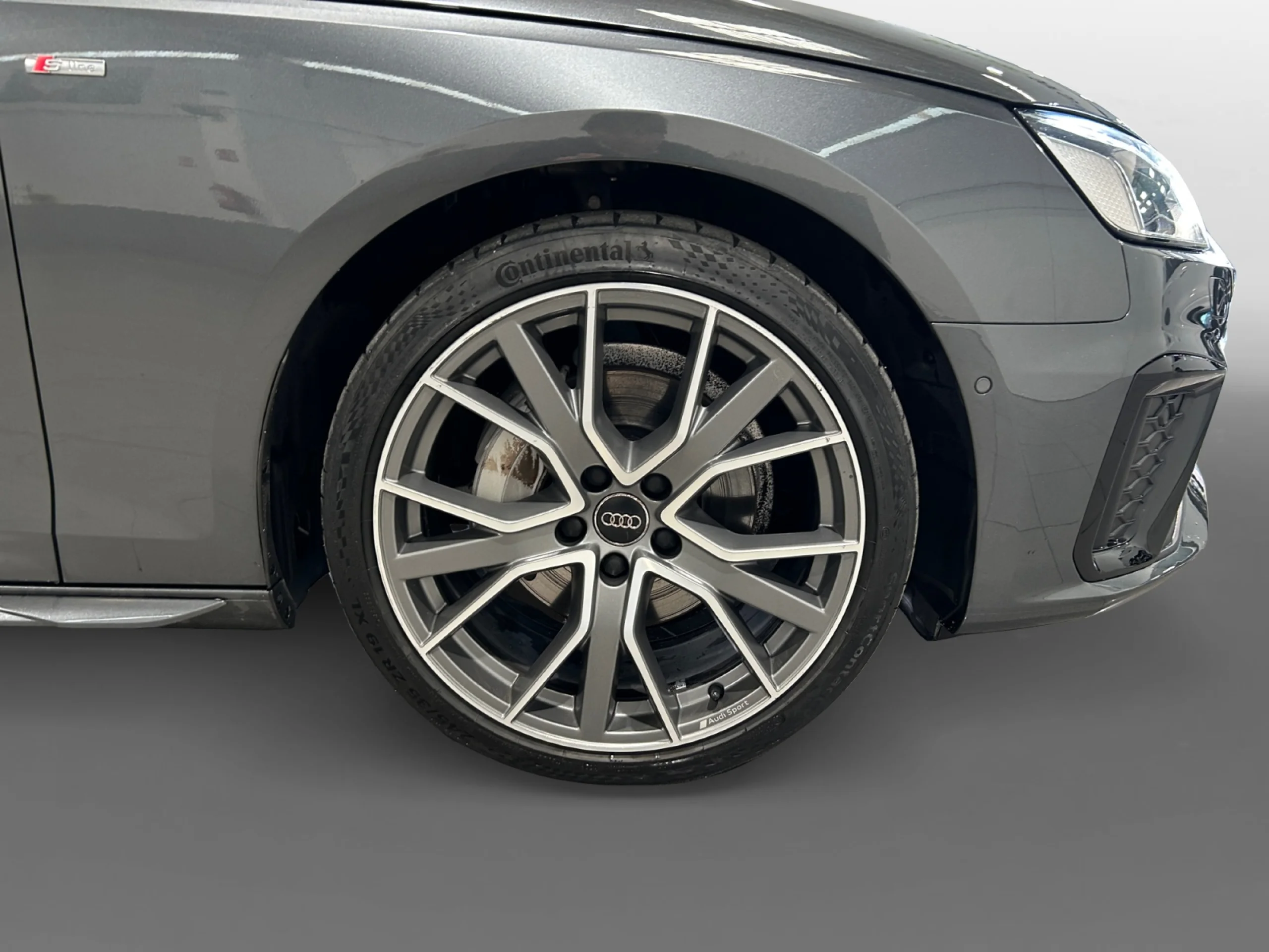 AUDI A4 AVANT BLACK LINE 40 TDI 140KW S TRONIC - Foto 8