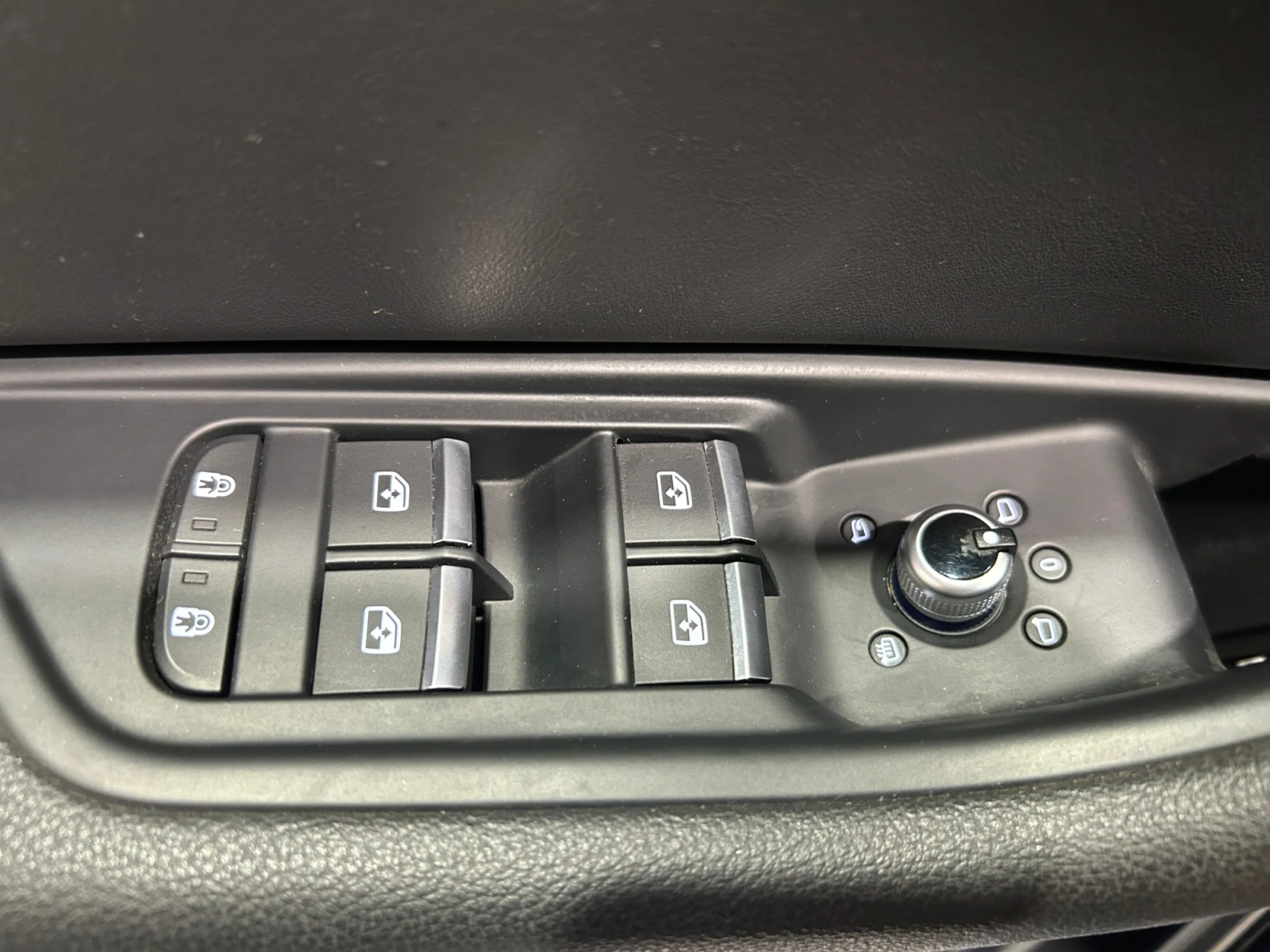 AUDI A4 AVANT BLACK LINE 40 TDI 140KW S TRONIC - Foto 18