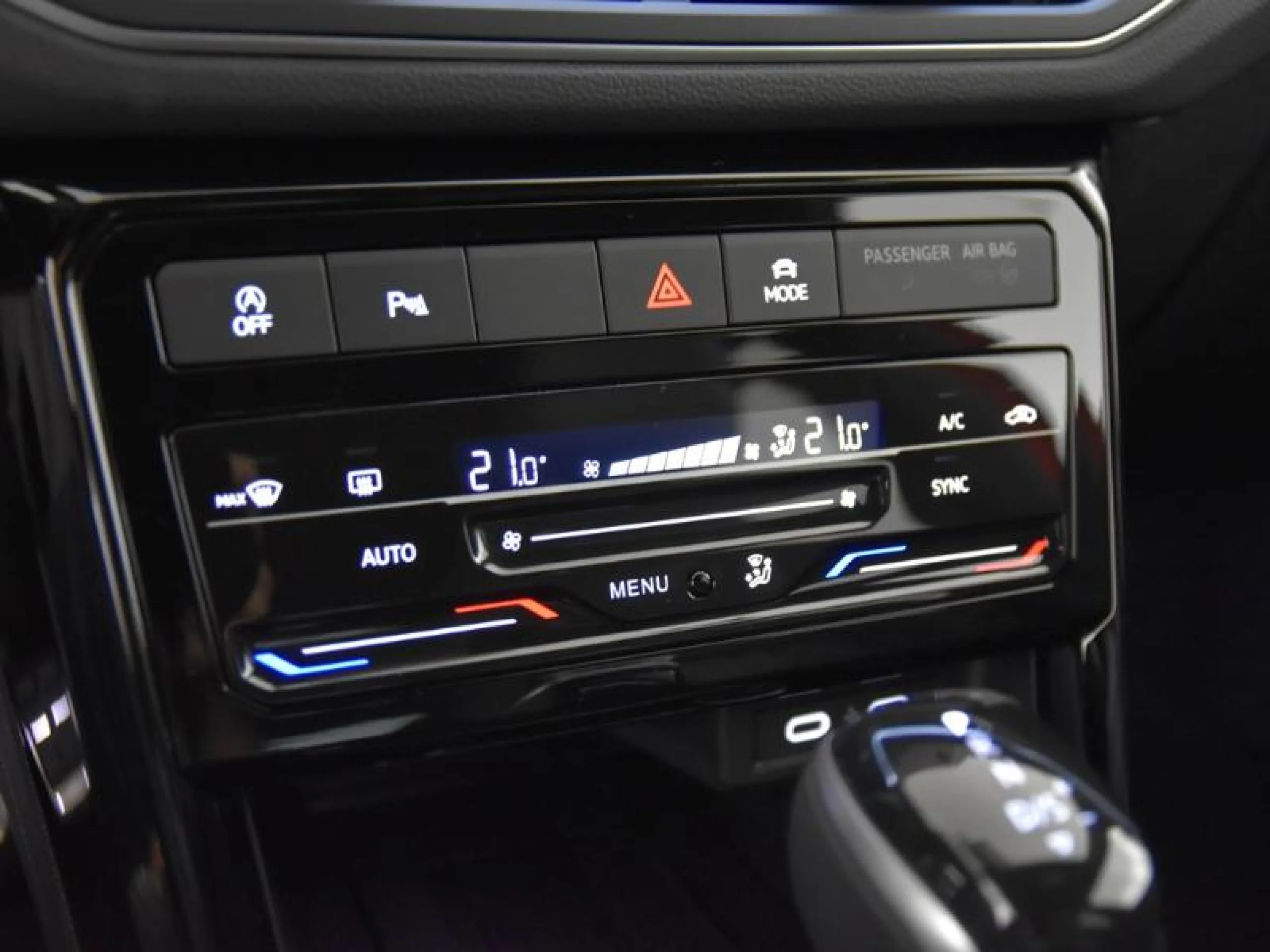 VOLKSWAGEN T CROSS T CROSS R LINE 1.0 TSI 85 KW (115 CV)  AUTOMÁTICO DSG 7 VEL. - Foto 11