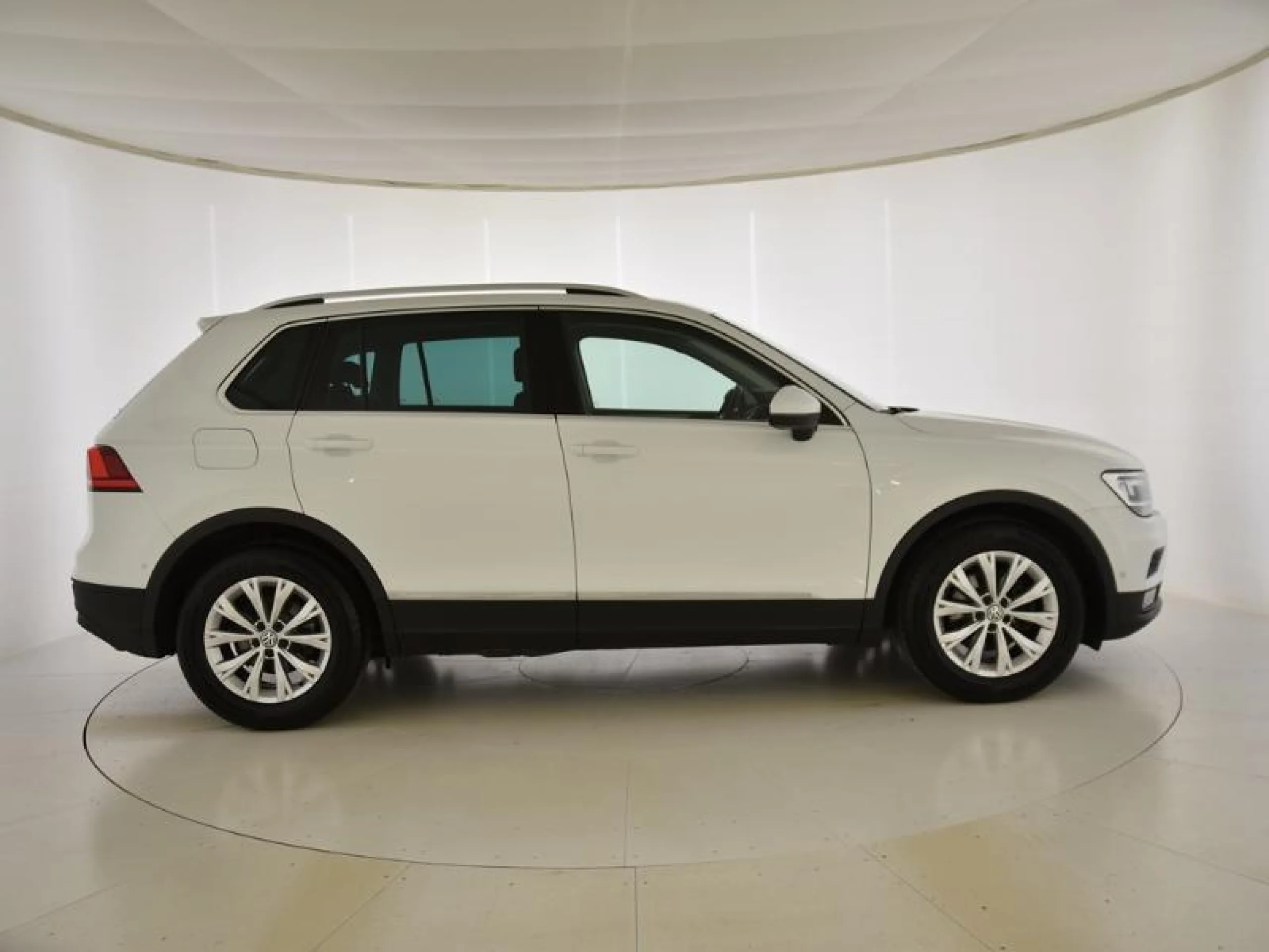 VOLKSWAGEN TIGUAN EDITION 1.4 TSI 92KW (125CV) - Foto 3
