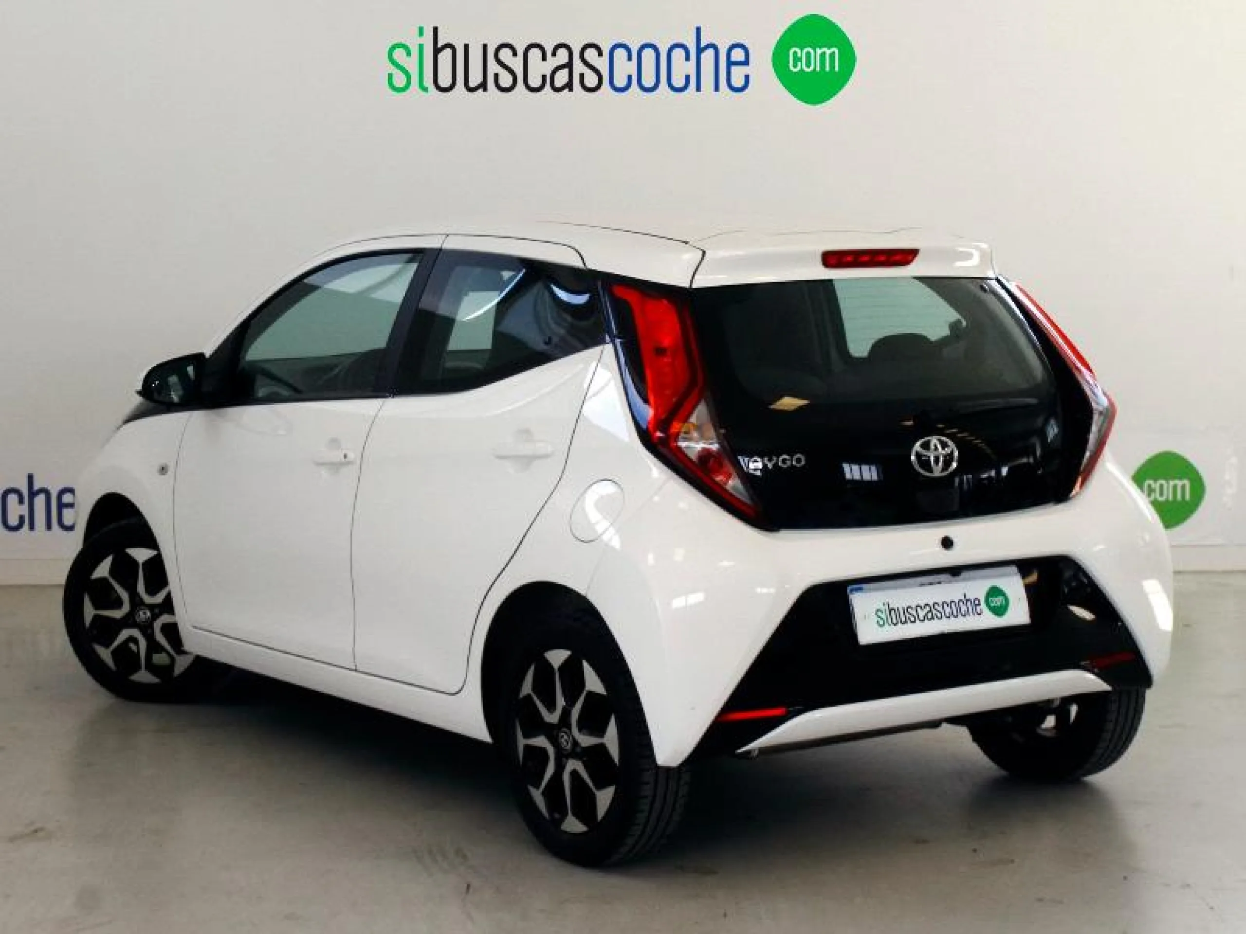 TOYOTA AYGO 1.0 70 X PLAY - Foto 2