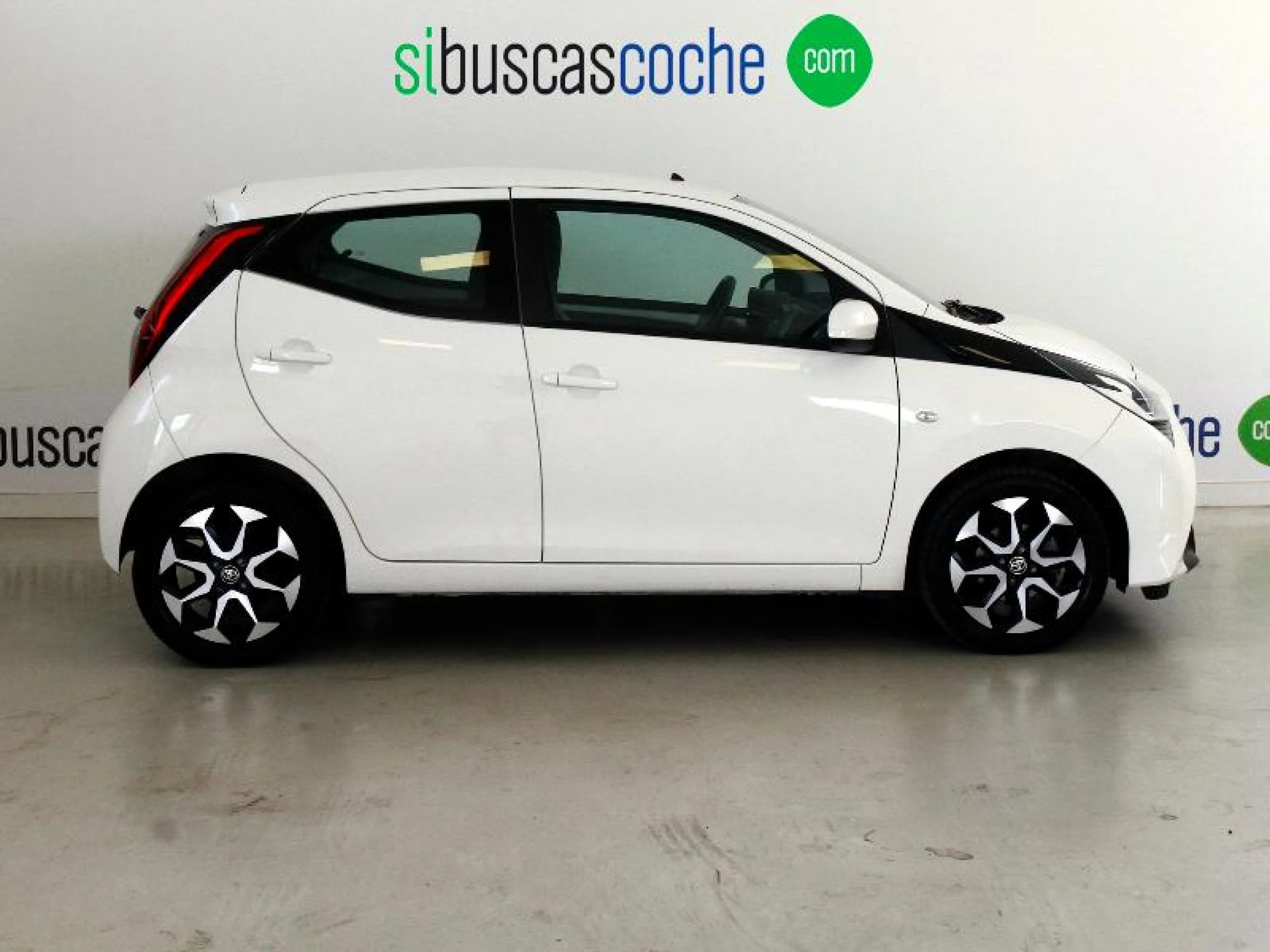 TOYOTA AYGO 1.0 70 X PLAY - Foto 3