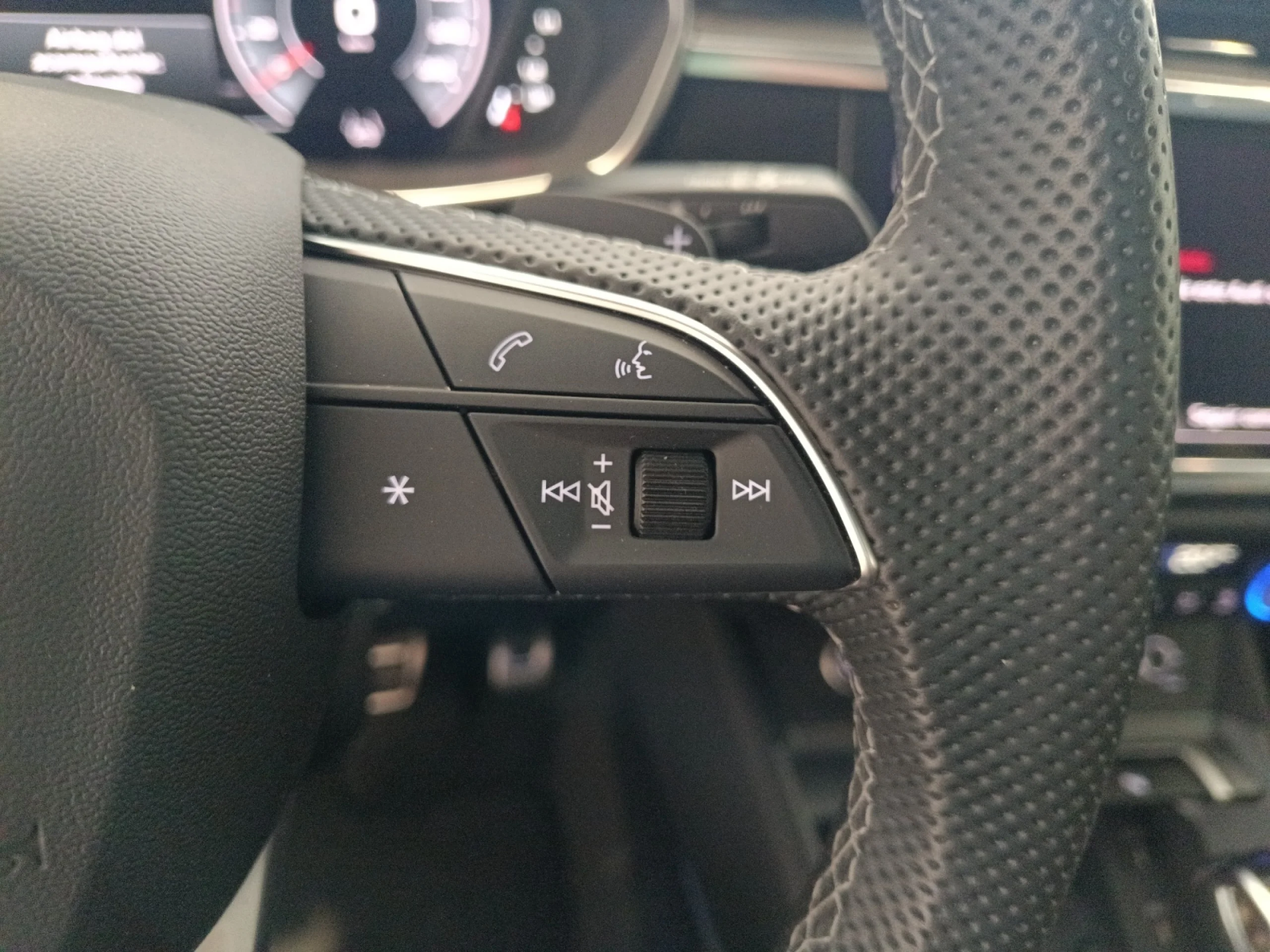 AUDI Q3 SPORTBACK 35 TDI 110KW (150CV) S TRONIC BLACK LIM. - Foto 10