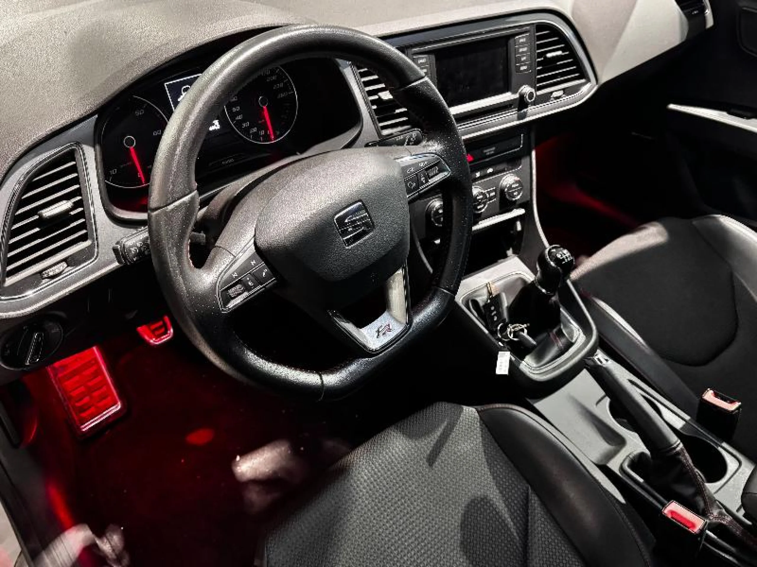 SEAT LEON 2.0 TDI 184CV ST - Foto 4