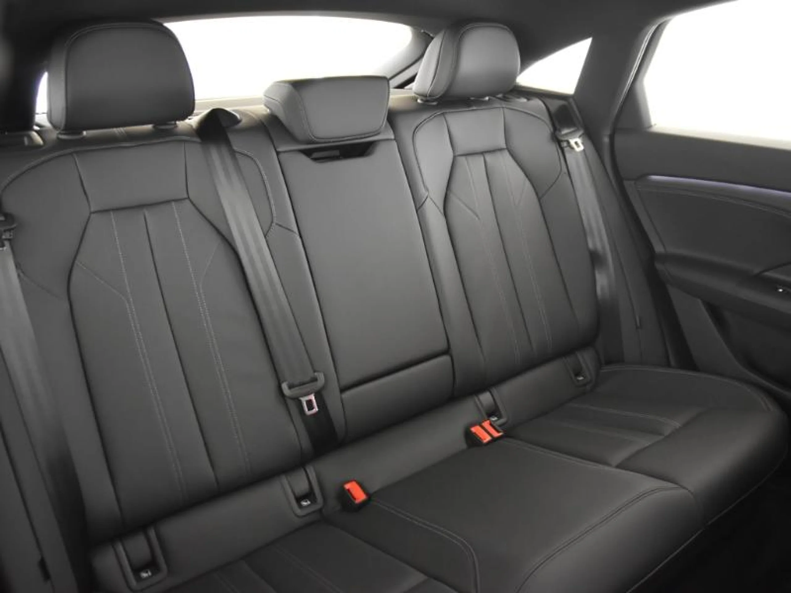 AUDI Q6 SPORTBACK E TRON S LINE QUATTRO - Foto 6