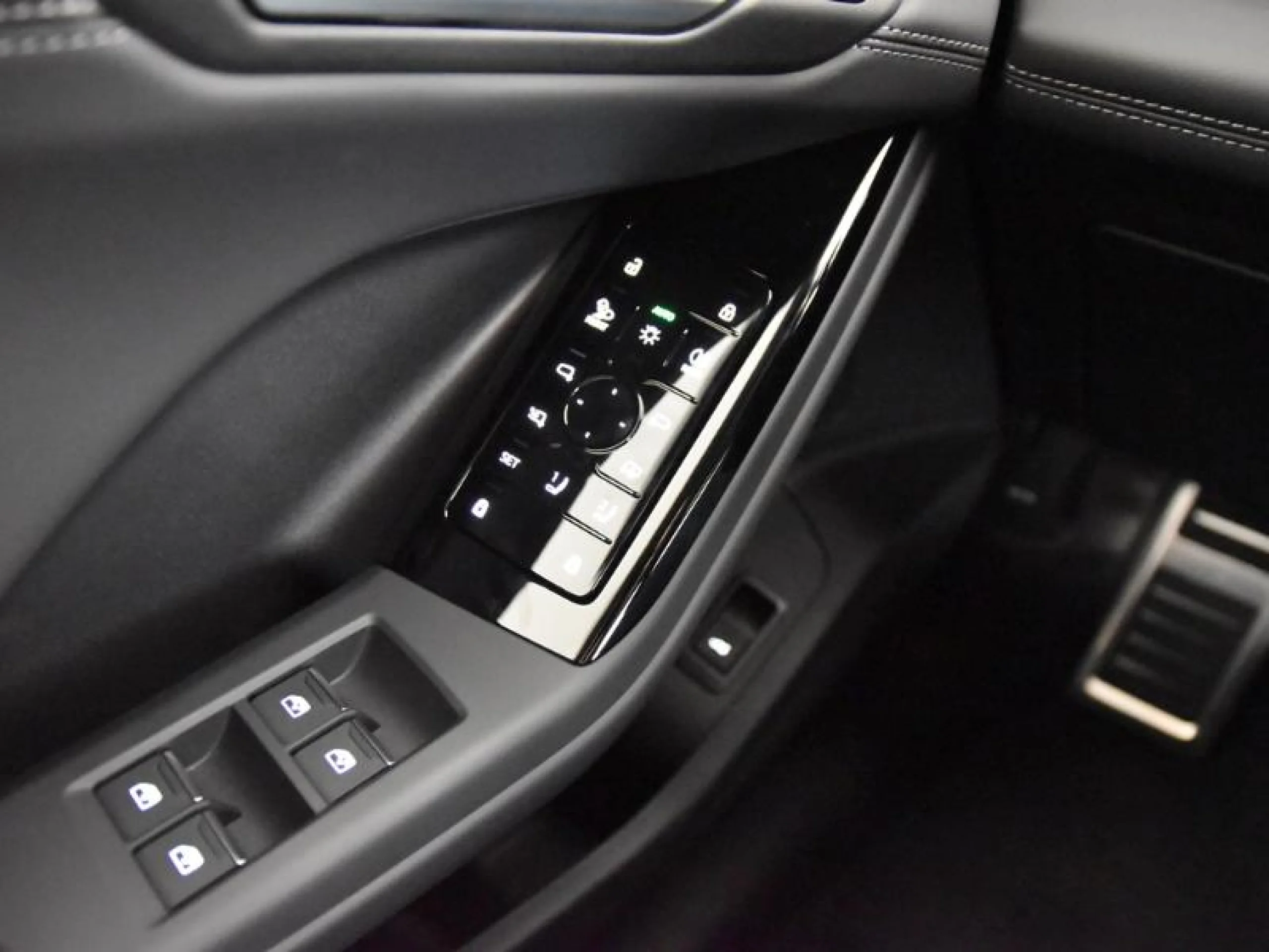 AUDI Q6 SPORTBACK E TRON S LINE QUATTRO - Foto 22