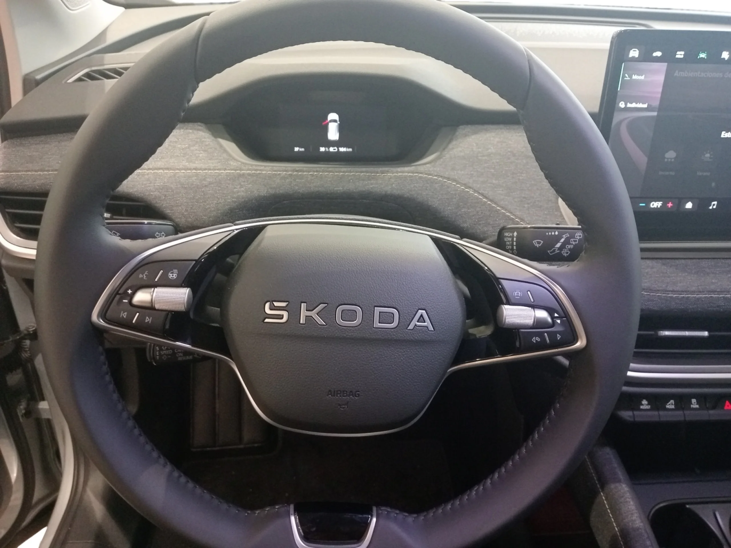 SKODA ELROQ 150 KW (204 CV) 63 KWH (59 KWH NETA) - Foto 9