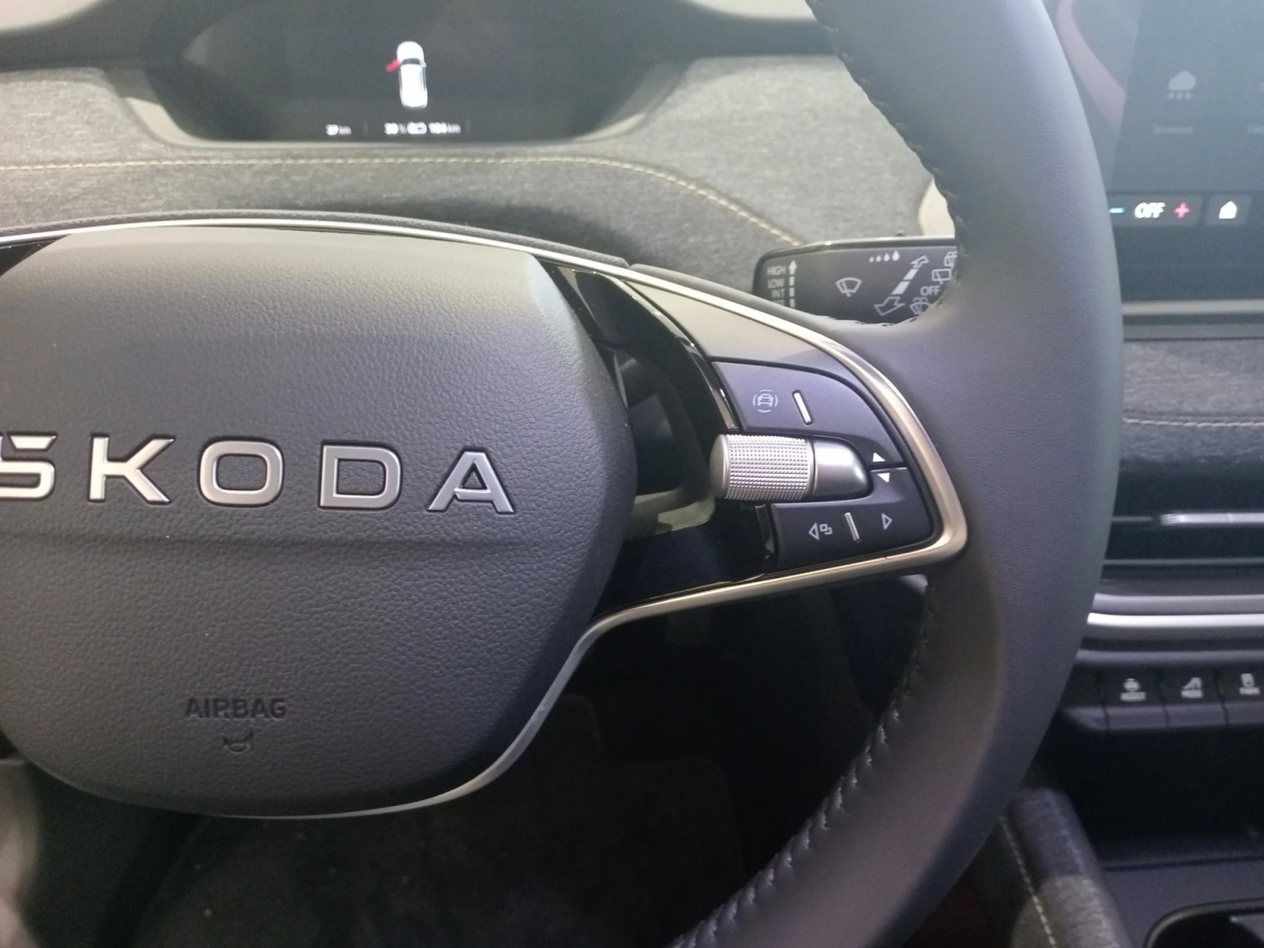 SKODA ELROQ 150 KW (204 CV) 63 KWH (59 KWH NETA) - Foto 10