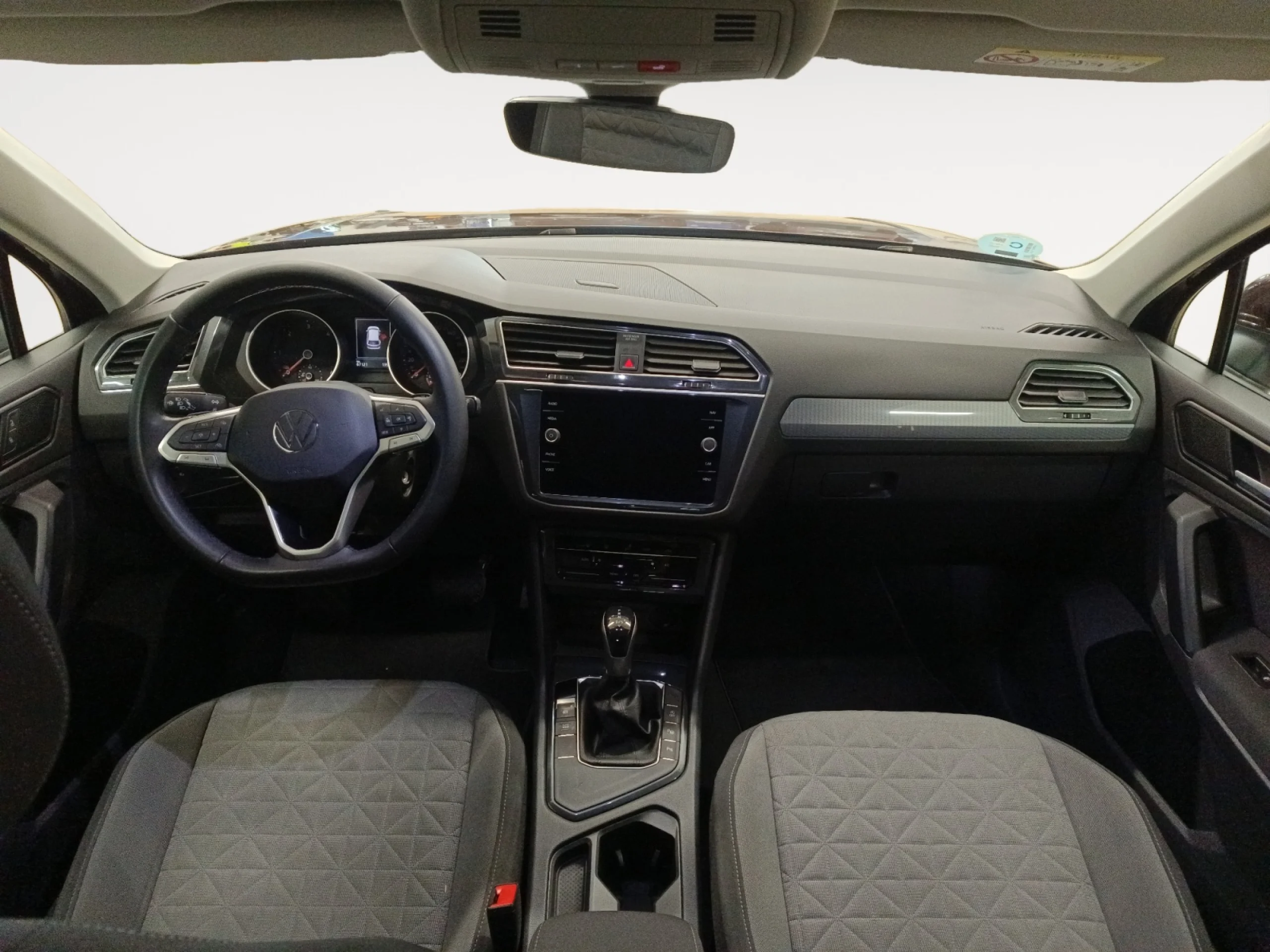 VOLKSWAGEN TIGUAN LIFE 2.0 TDI 110KW (150CV) DSG - Foto 4