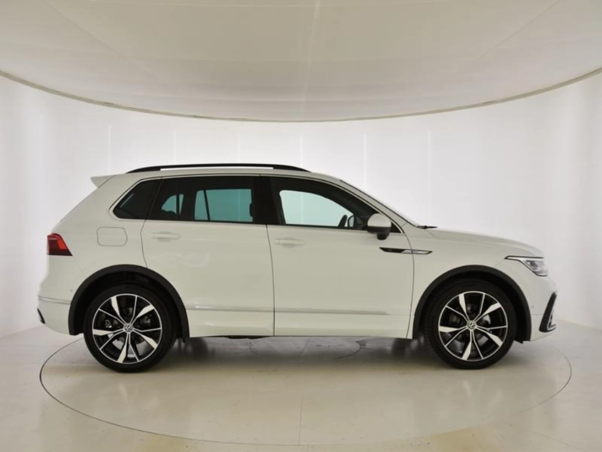 VOLKSWAGEN TIGUAN R LINE 1.5 TSI 110KW (150CV) DSG - Foto 3