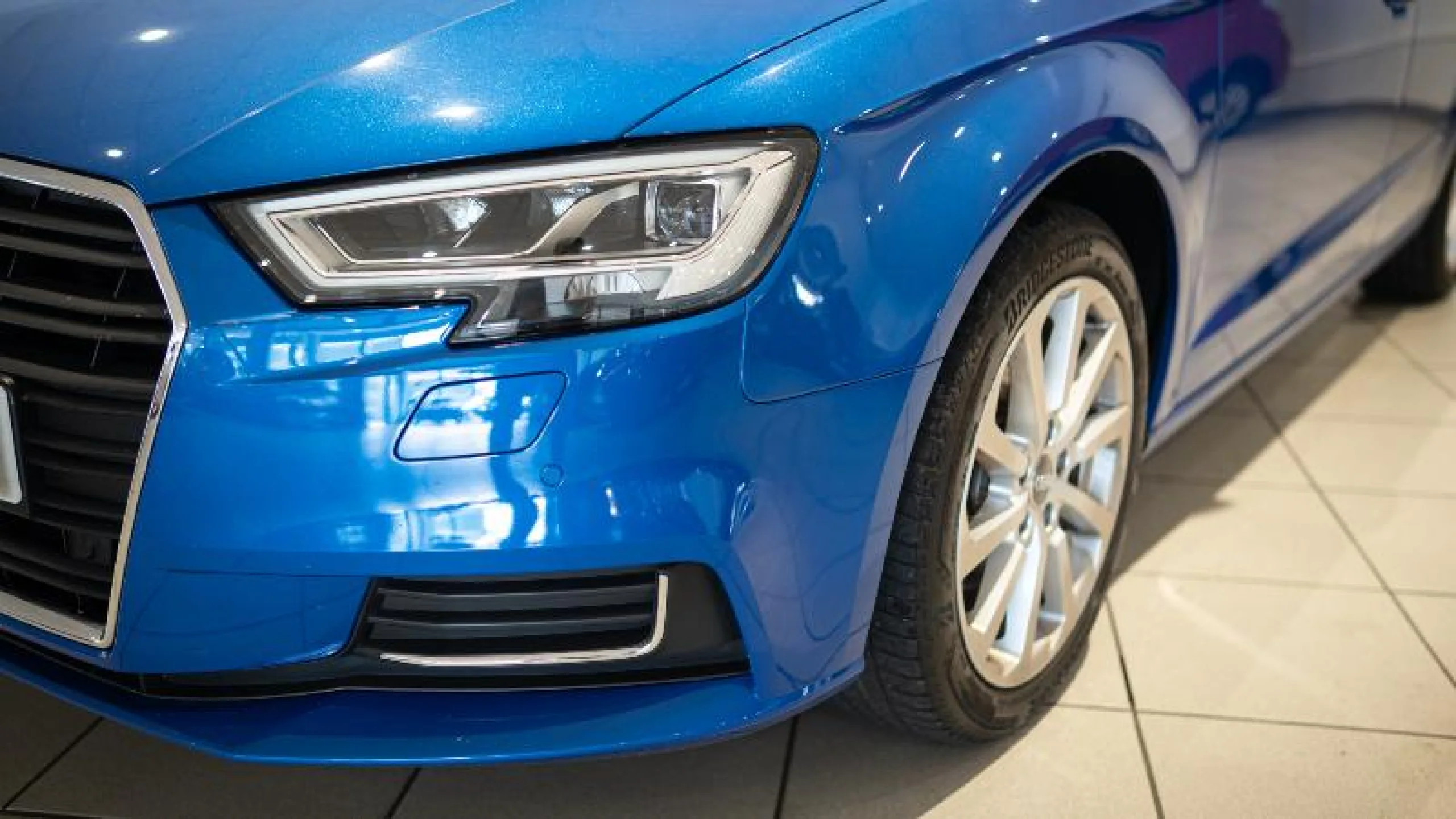 AUDI A3 DESIGN 35 TFSI 110KW (150CV) SPORTBACK - Foto 2