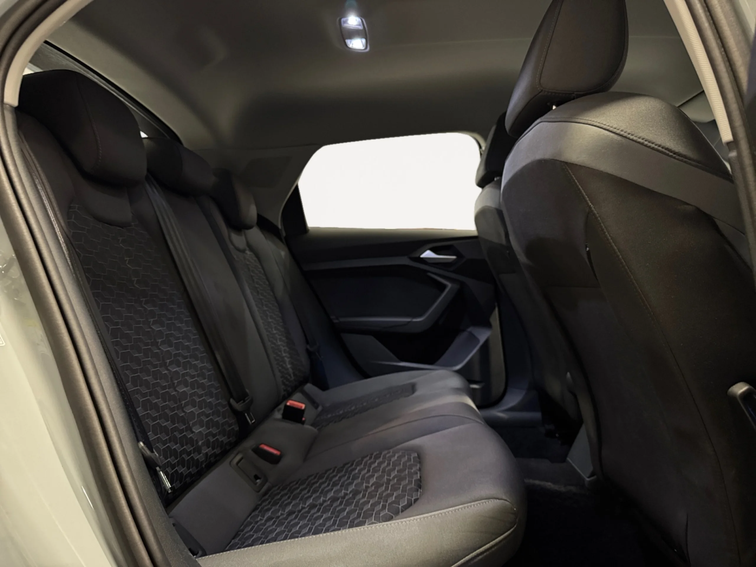 AUDI A1 SPORTBACK ADRENALIN 30 TFSI 85KW S TRON - Foto 6