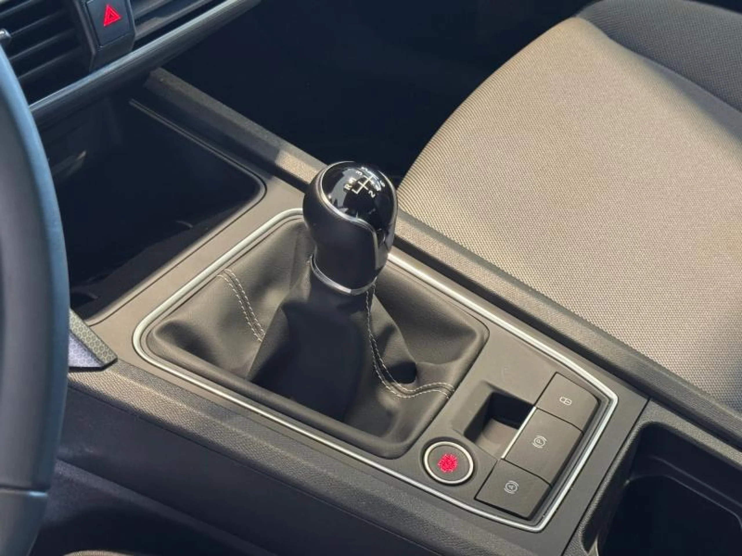 SEAT LEON LEÓN 1.5 TSI SANDS STYLE XS 115 - Foto 9