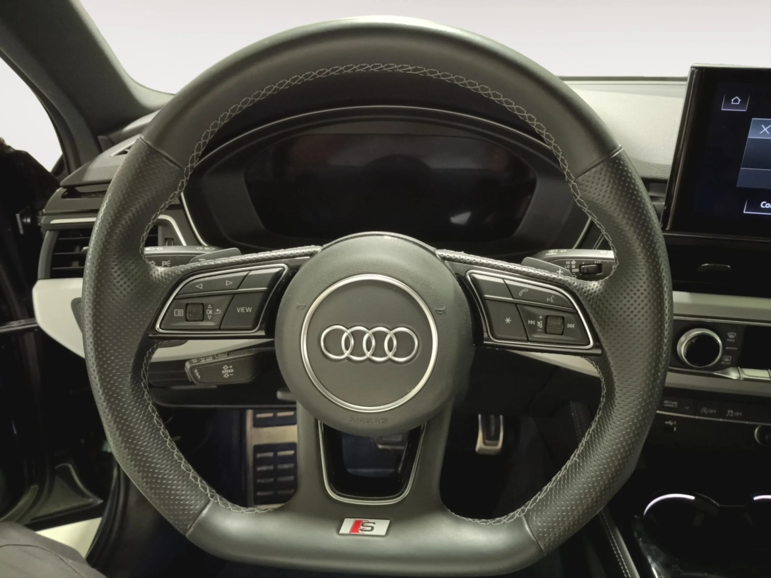 AUDI A4 AVANT BLACK LINE 40 TDI 140KW QUAT S TRO - Foto 11