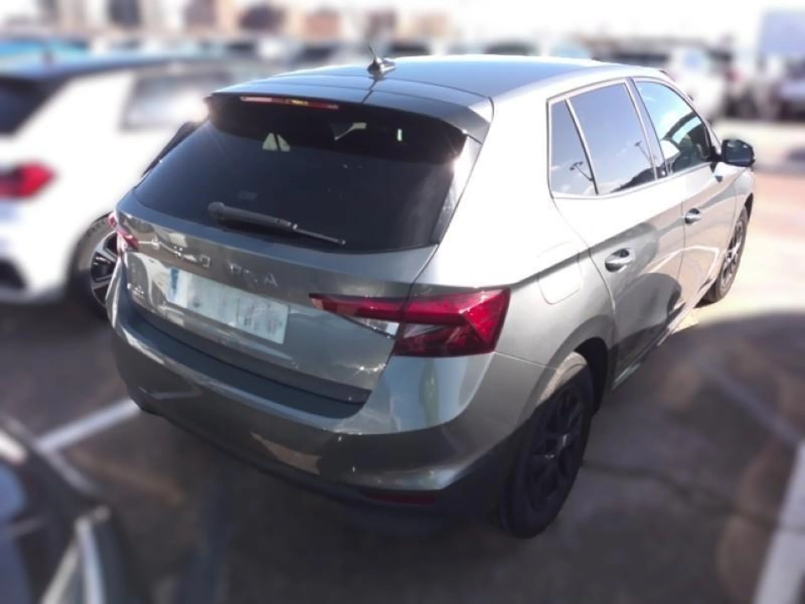 SKODA FABIA 1.0 TSI 85KW (115CV) DSG DESIGN - Foto 4