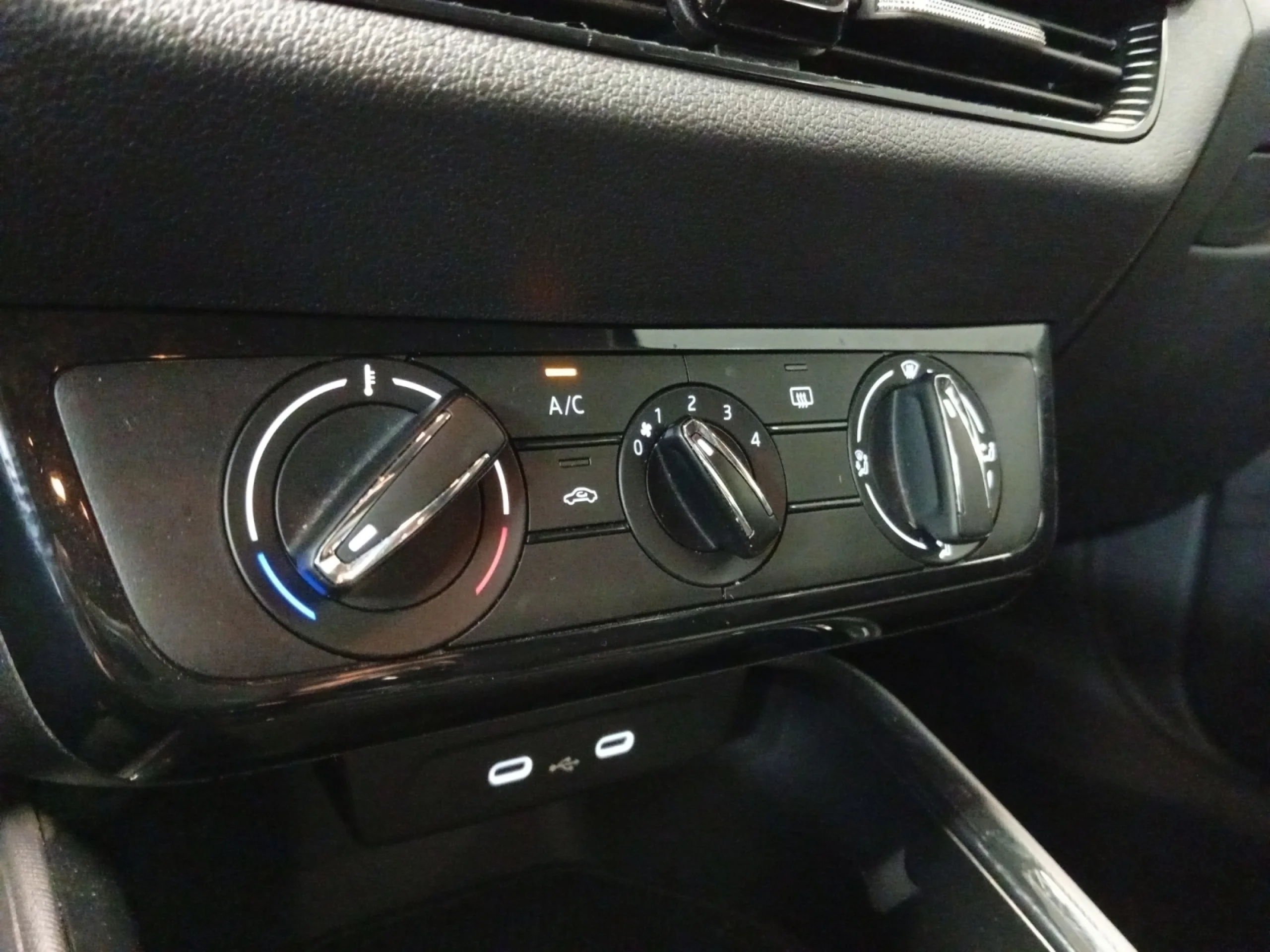 SKODA FABIA 1.0 TSI 85KW (115CV) DSG DESIGN - Foto 12