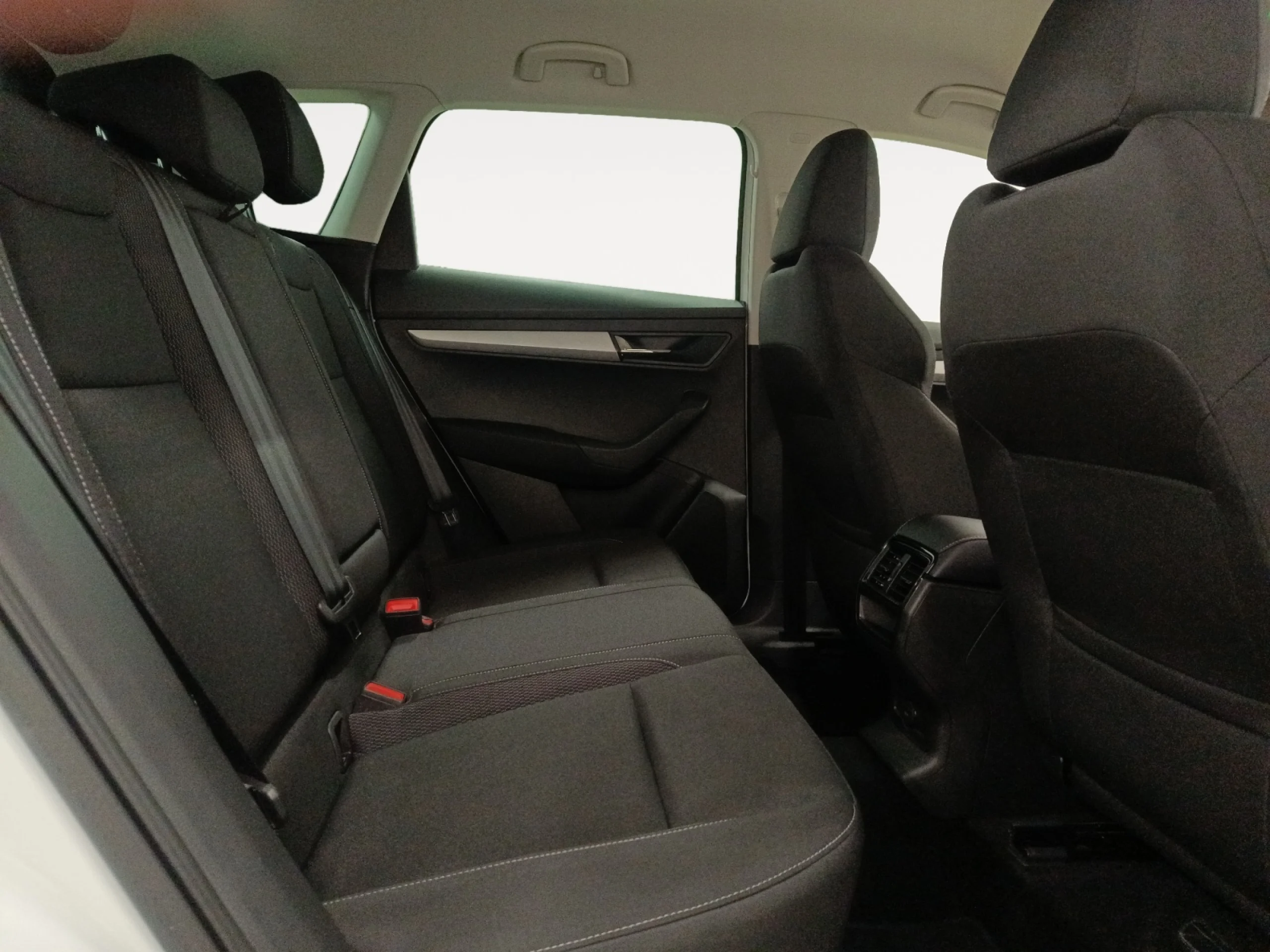 SKODA KAROQ 1.5 TSI 110KW (150CV) ACT SELECTION - Foto 6