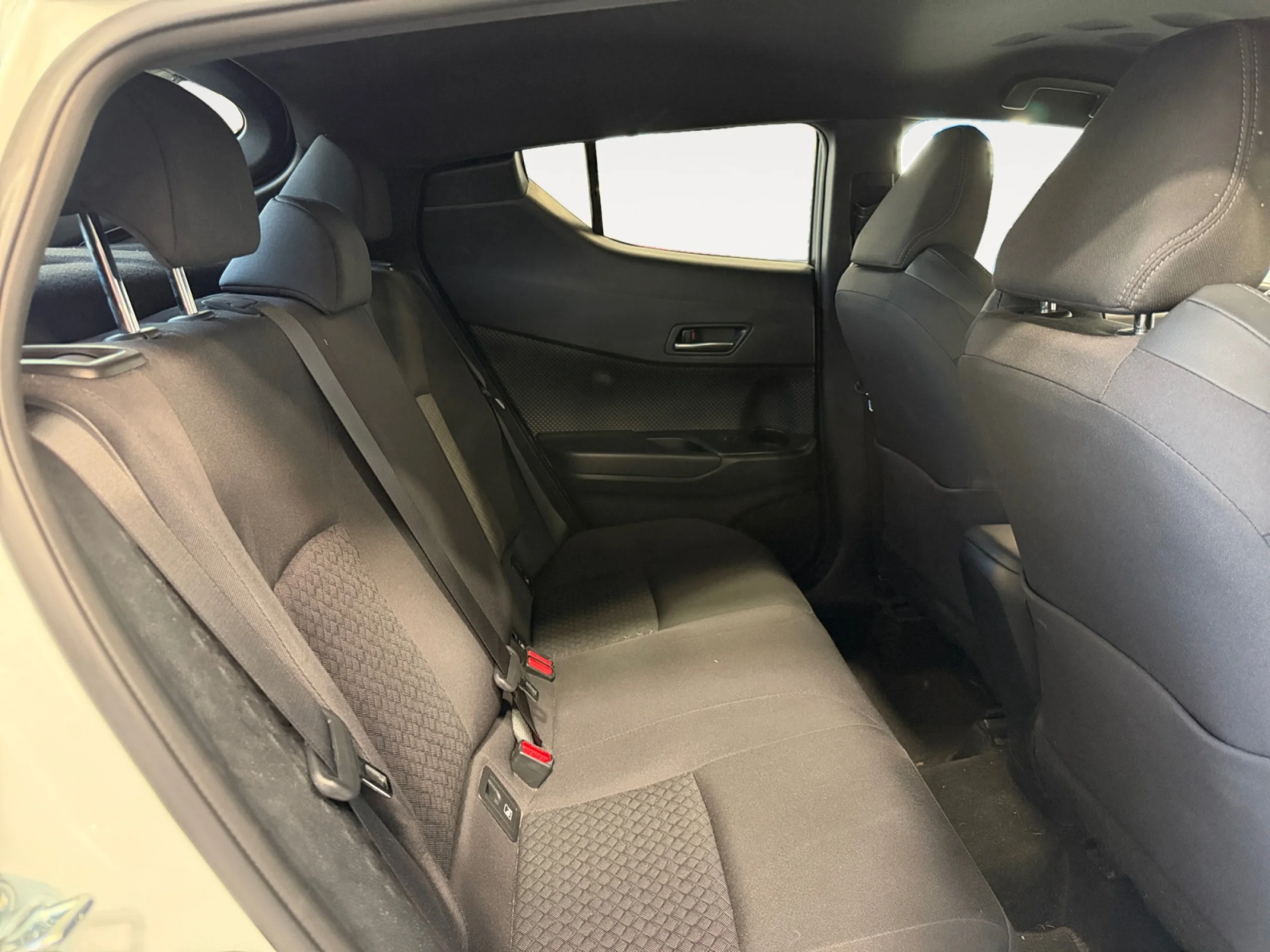 TOYOTA C HR 1.8 125H ADVANCE - Foto 6