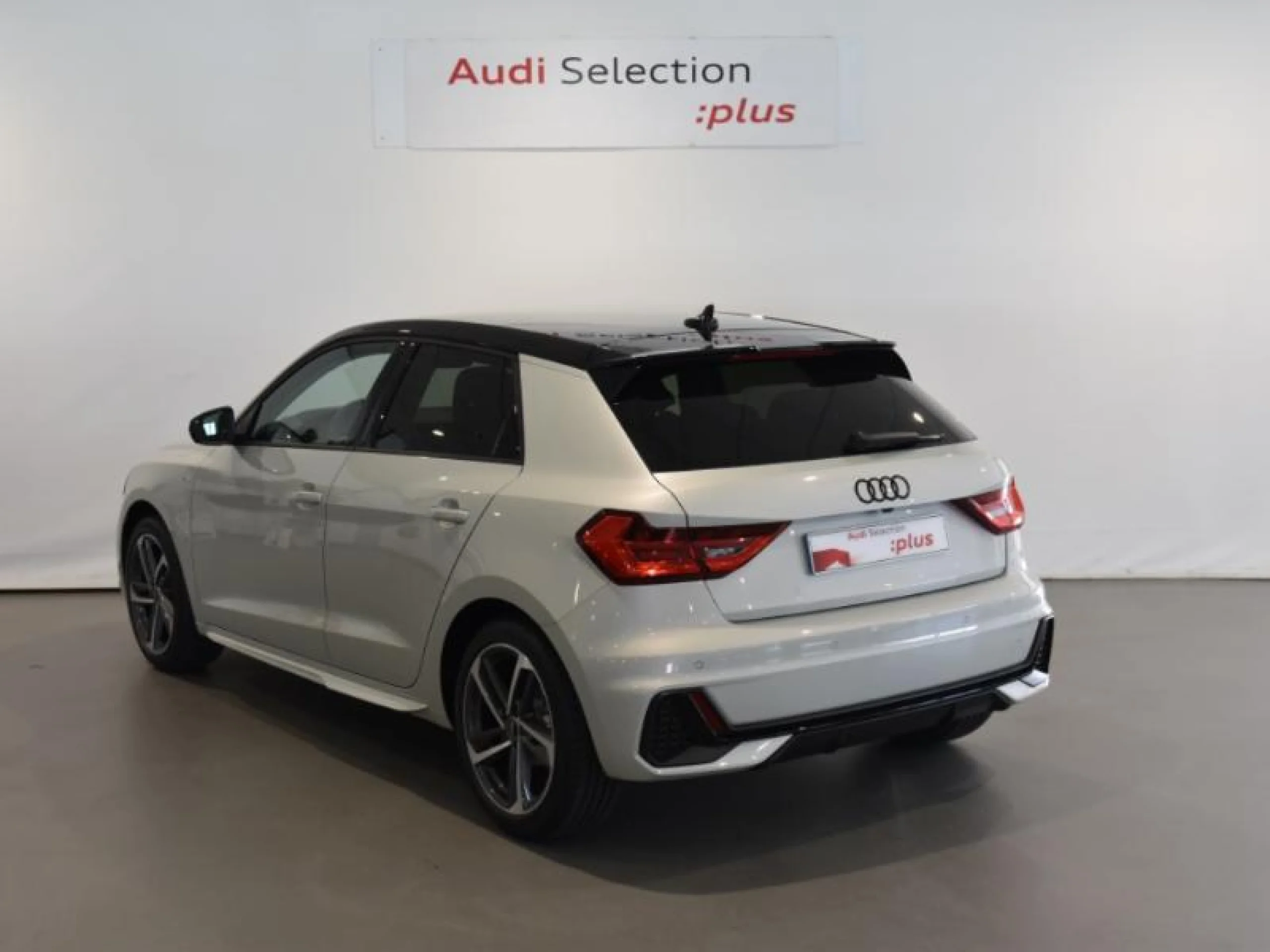 AUDI A1 SPORTBACK ADRENAL BLACK 30TFSI 81KW S TR - Foto 2