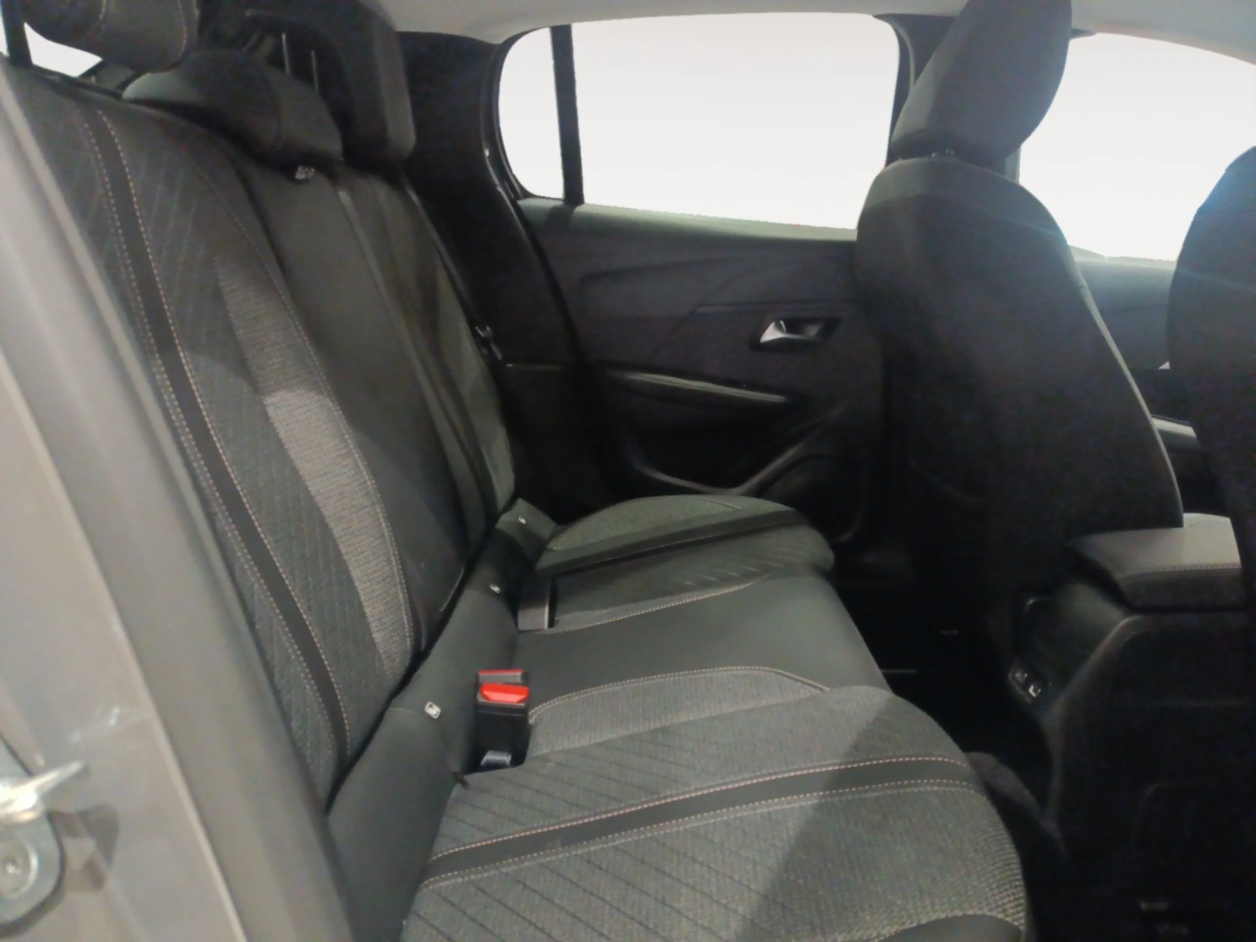 PEUGEOT 208 ALLURE HYBRID 110 EDCS6 - Foto 6