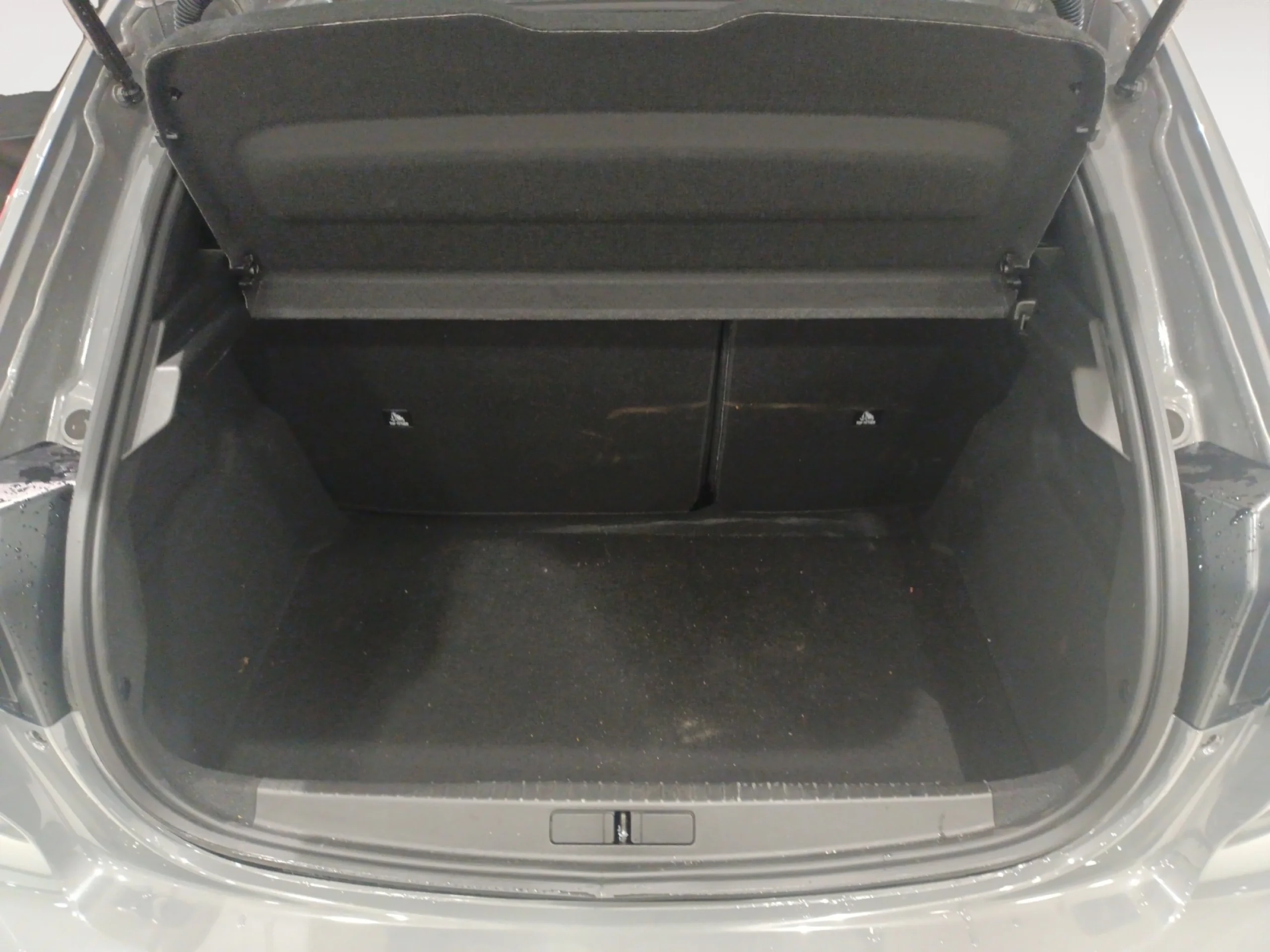 PEUGEOT 208 ALLURE HYBRID 110 EDCS6 - Foto 8