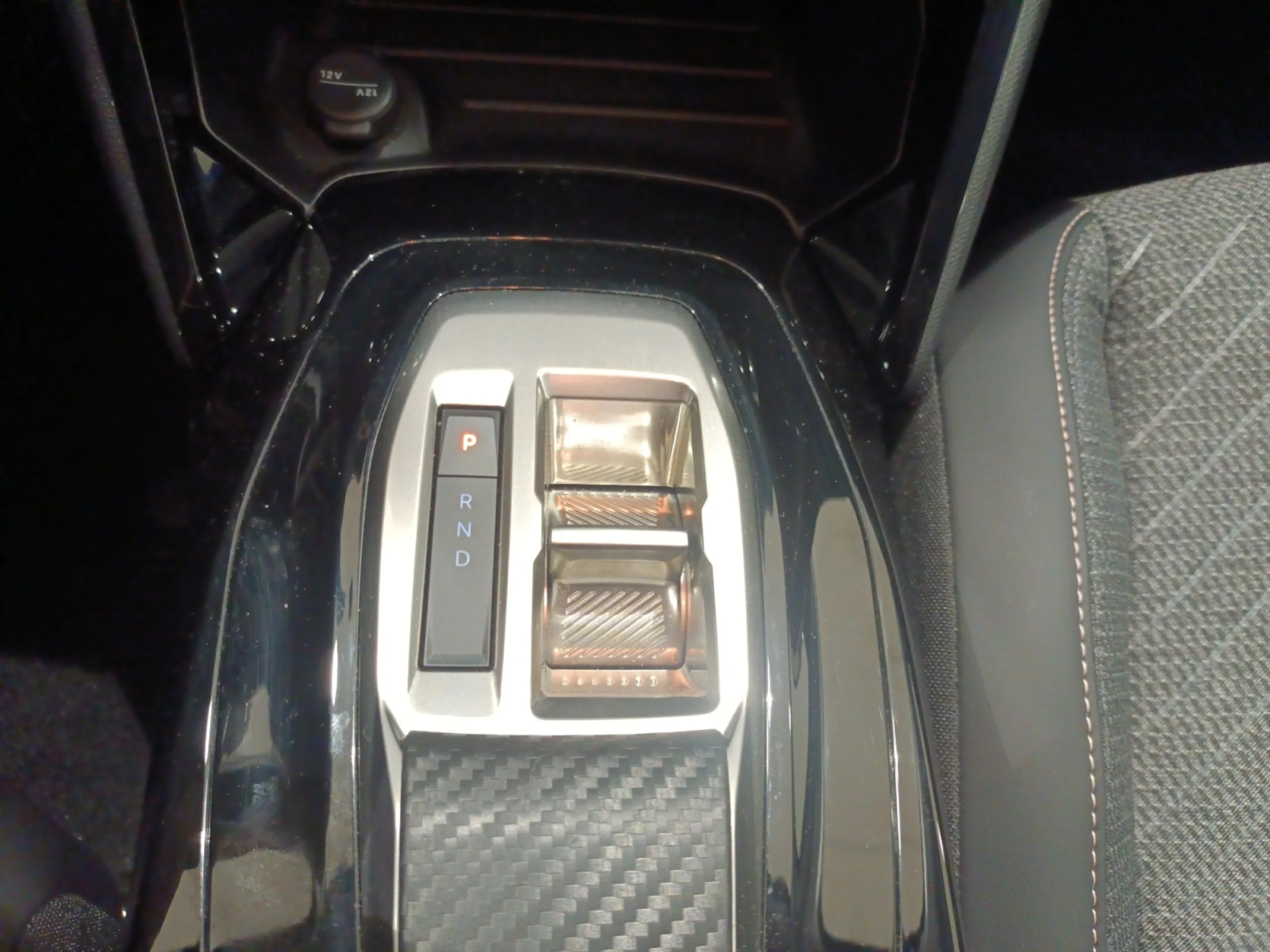 PEUGEOT 208 ALLURE HYBRID 110 EDCS6 - Foto 10