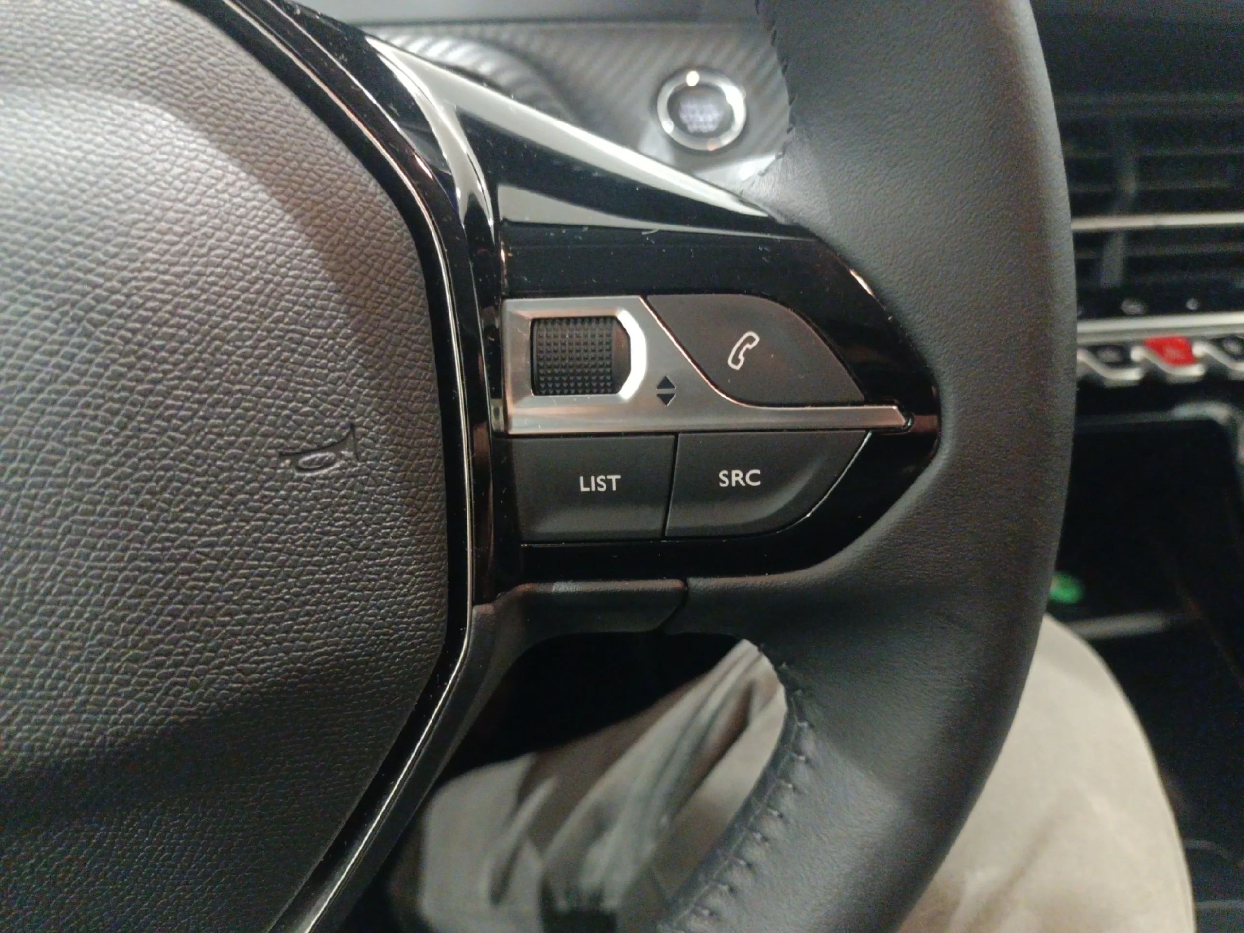 PEUGEOT 208 ALLURE HYBRID 110 EDCS6 - Foto 12