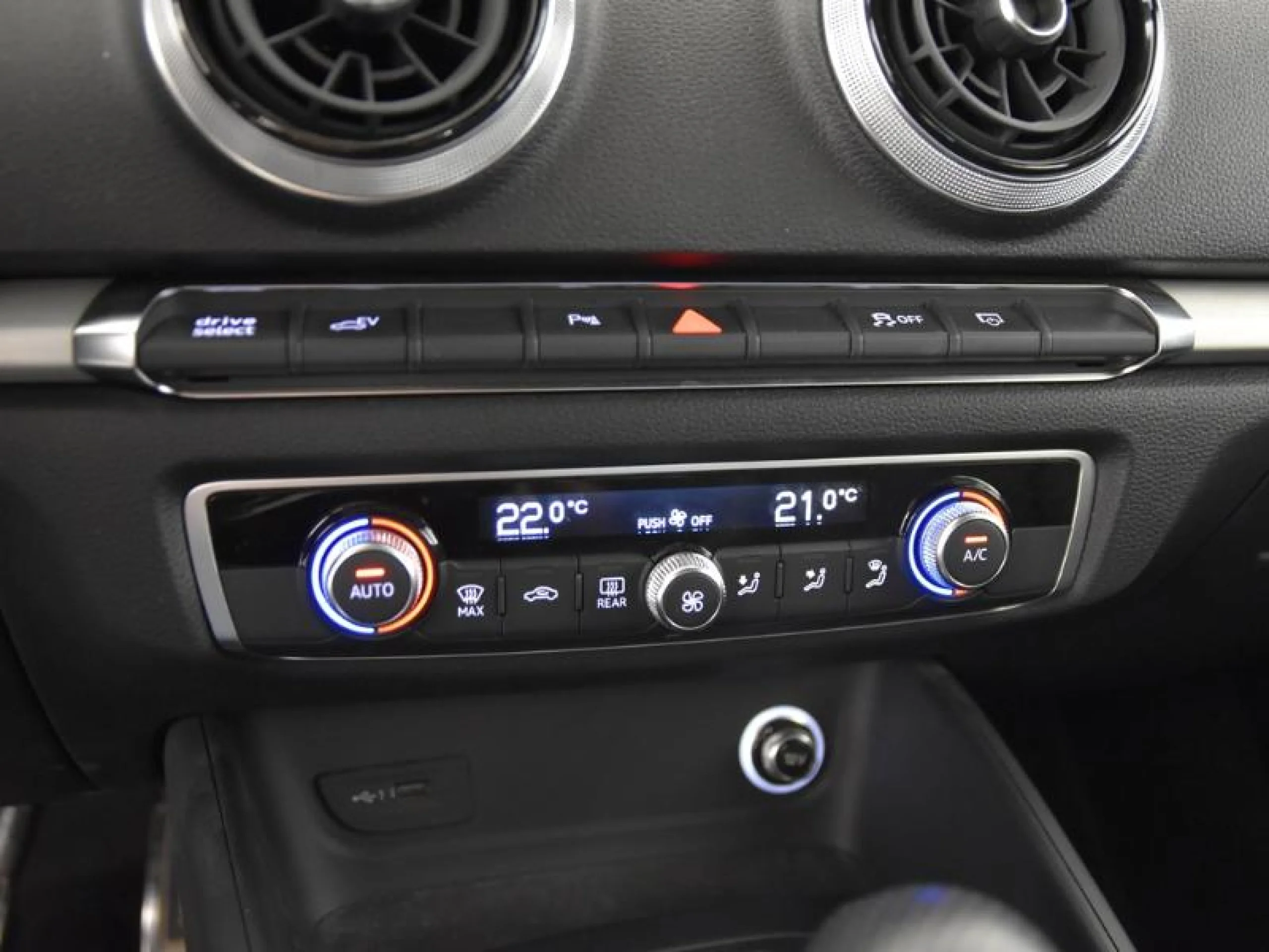 AUDI A3 SPORTBACK S LINE 40 E TRON 150KW S TRON - Foto 11