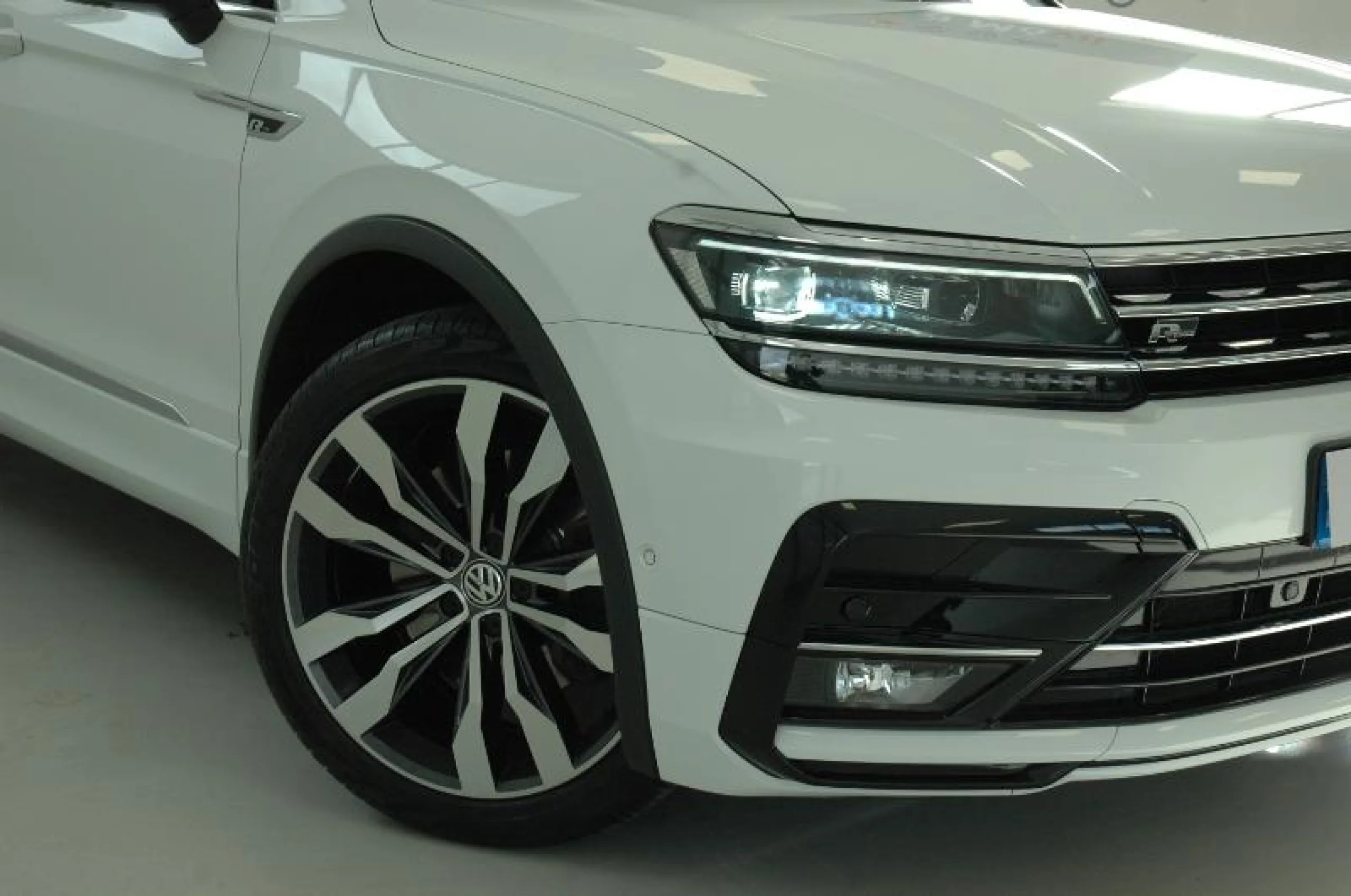 VOLKSWAGEN TIGUAN SPORT 2.0 TDI 140KW (190CV) DSG 4MOTION - Foto 3