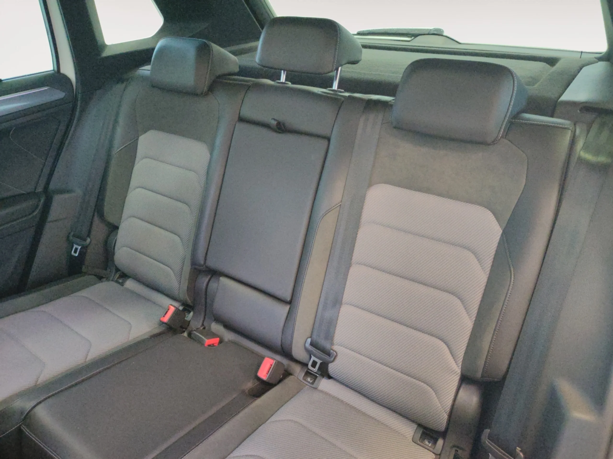 VOLKSWAGEN TIGUAN SPORT 2.0 TDI 110KW (150CV) - Foto 6