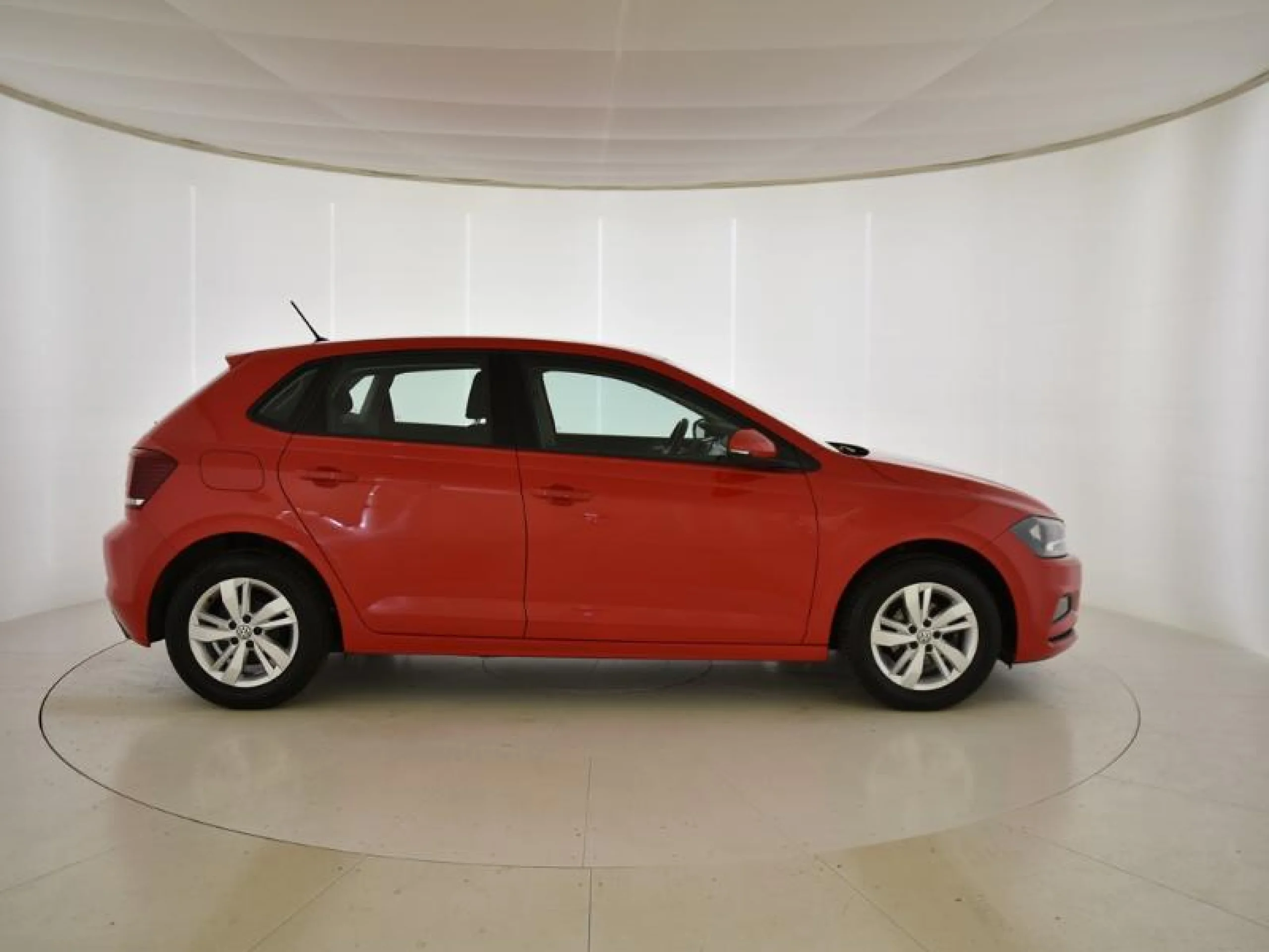 VOLKSWAGEN POLO BEATS 1.0 TSI 70KW (95CV) - Foto 3