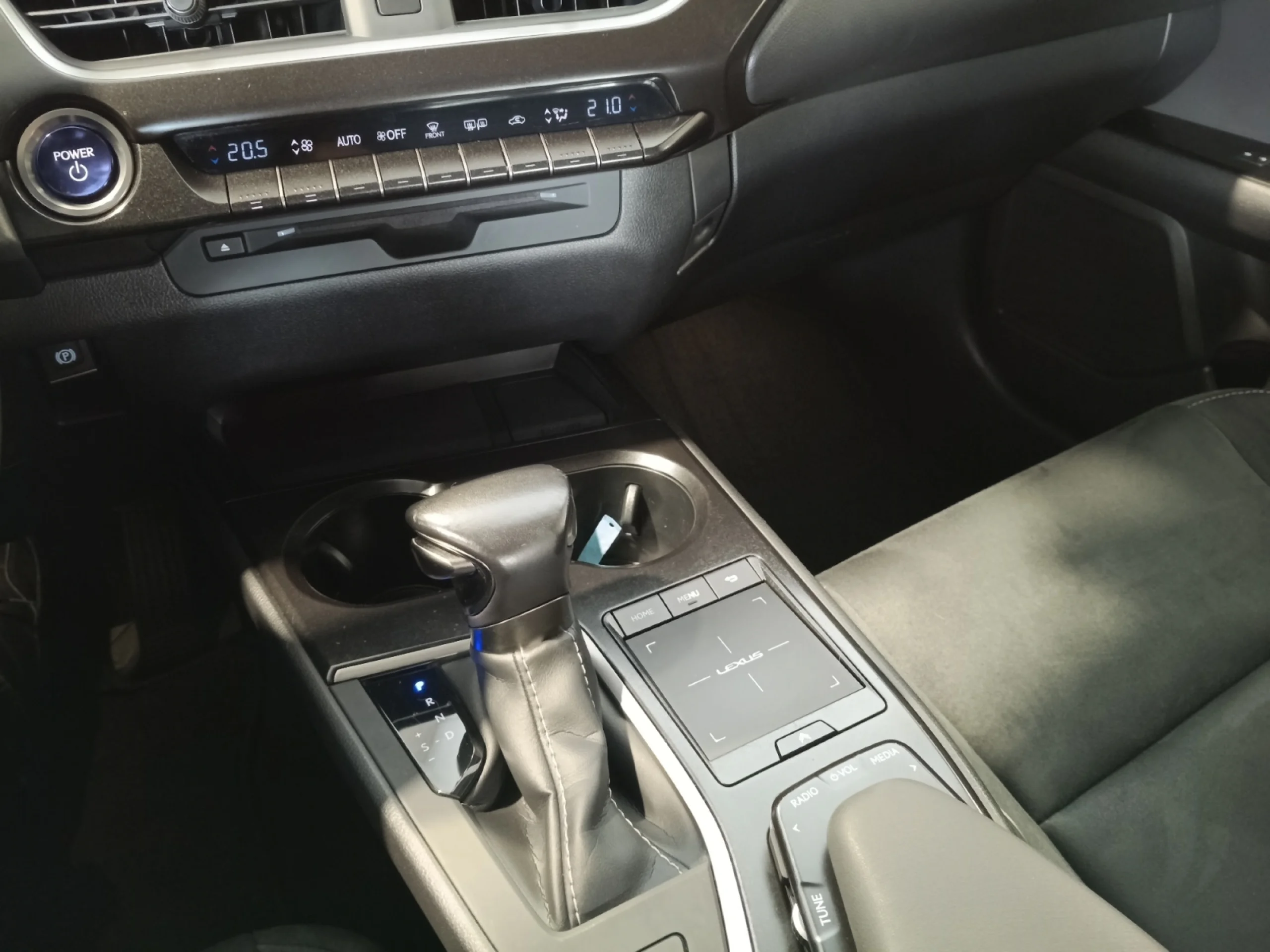 Lexus UX 2.0 250H PREMIUM - Foto 13