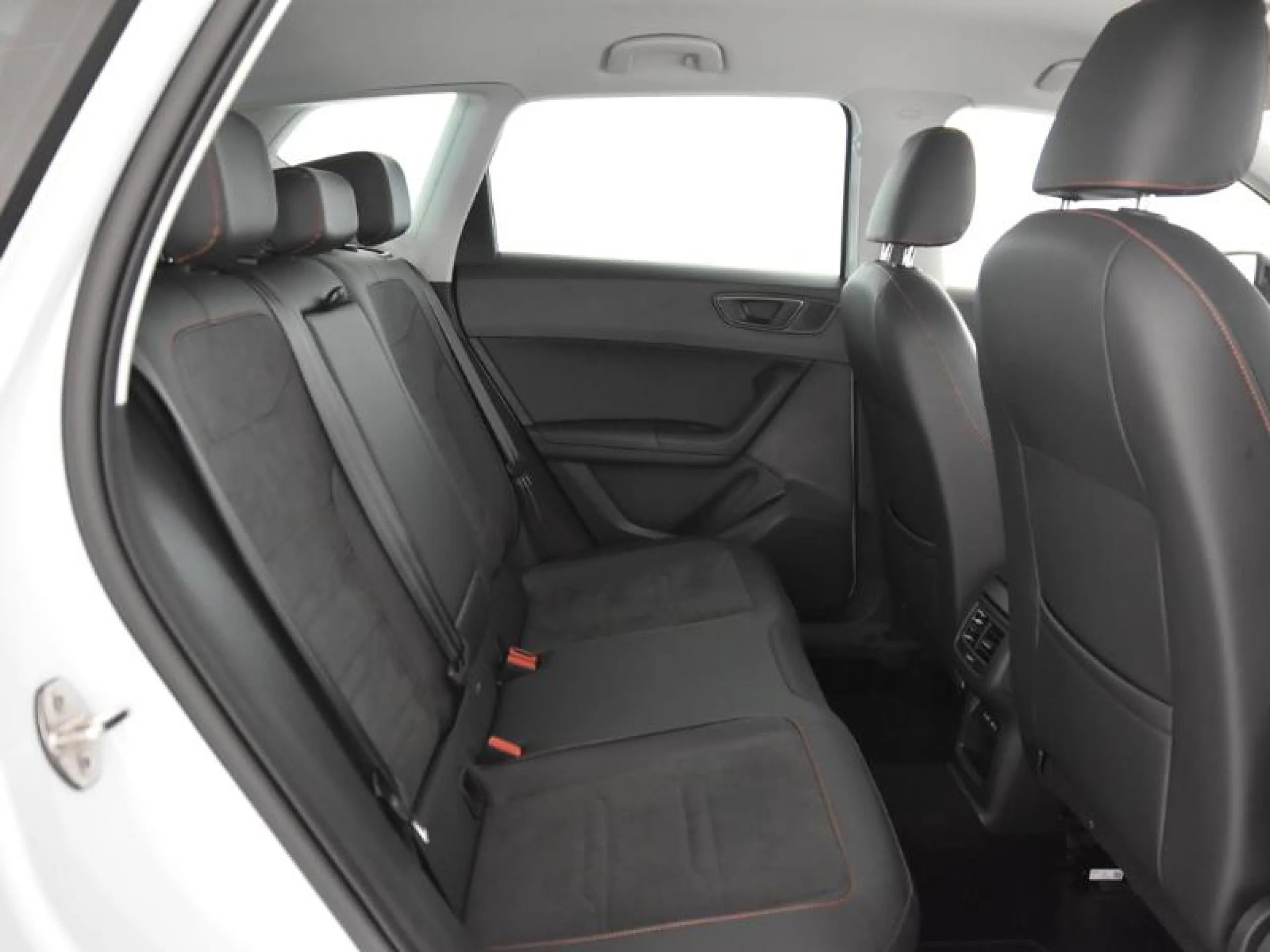 SEAT ATECA 2.0 TDI 110KW (150CV) DSG S&S FR XS - Foto 6