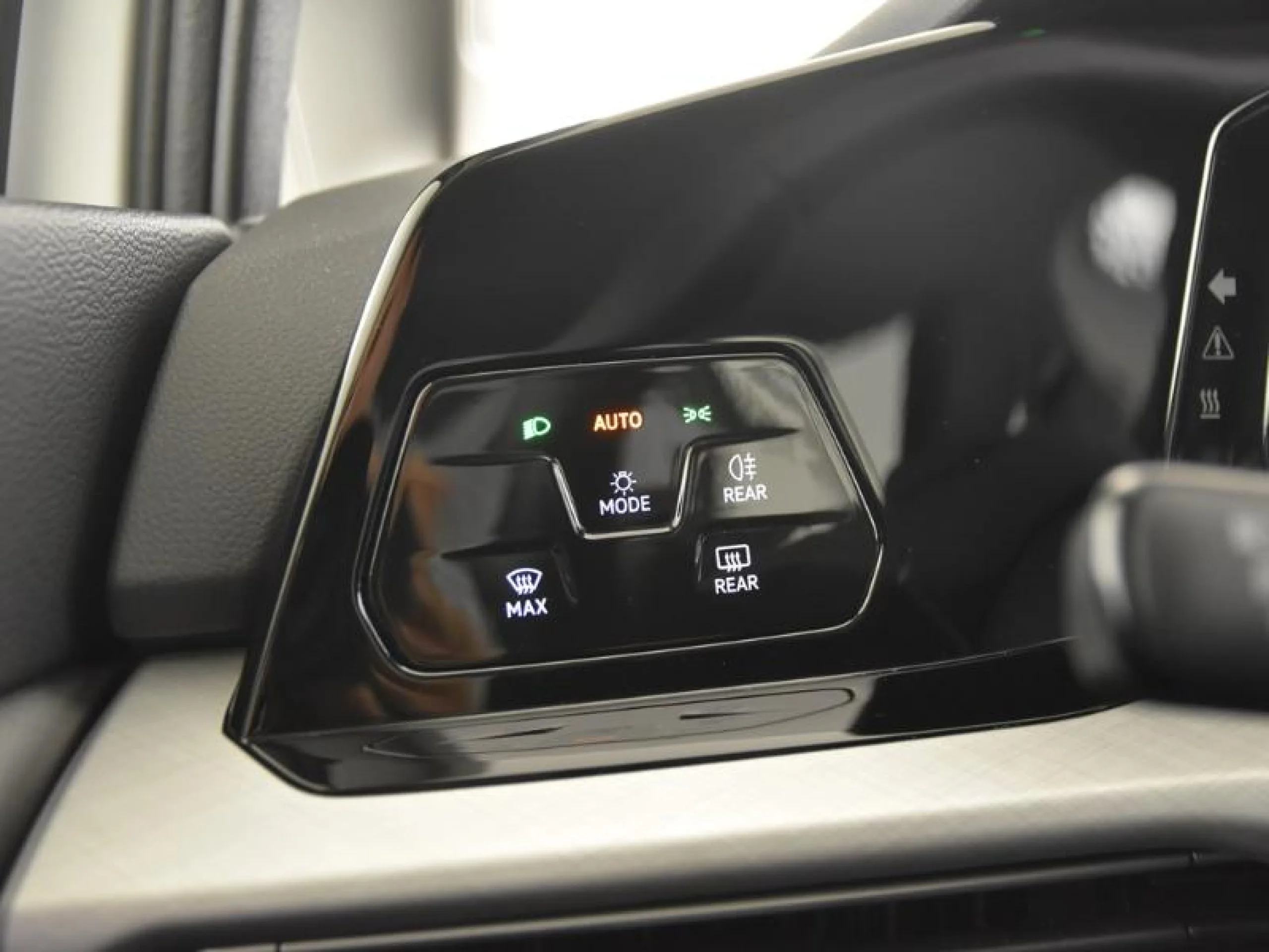 VOLKSWAGEN GOLF LIFE 1.5 ETSI 96KW (130CV) DSG - Foto 16