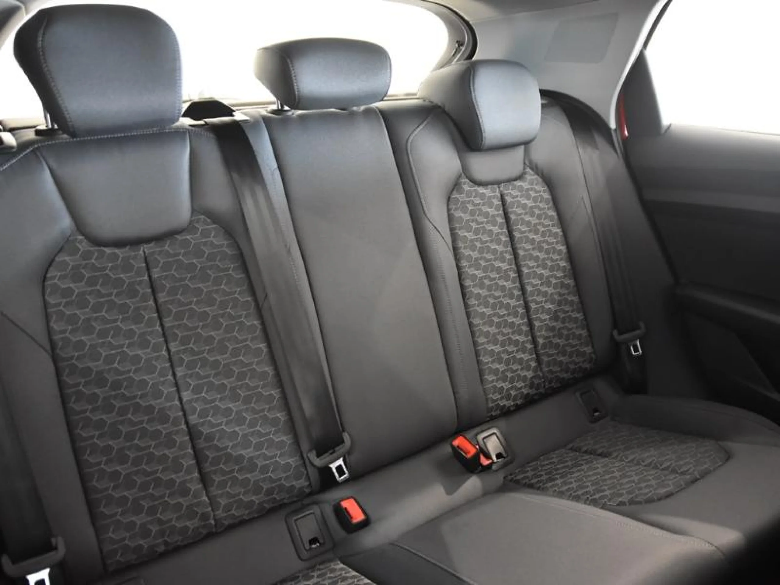 AUDI A1 SPORTBACK ADRENALIN 30 TFSI 81KW S TRON - Foto 6