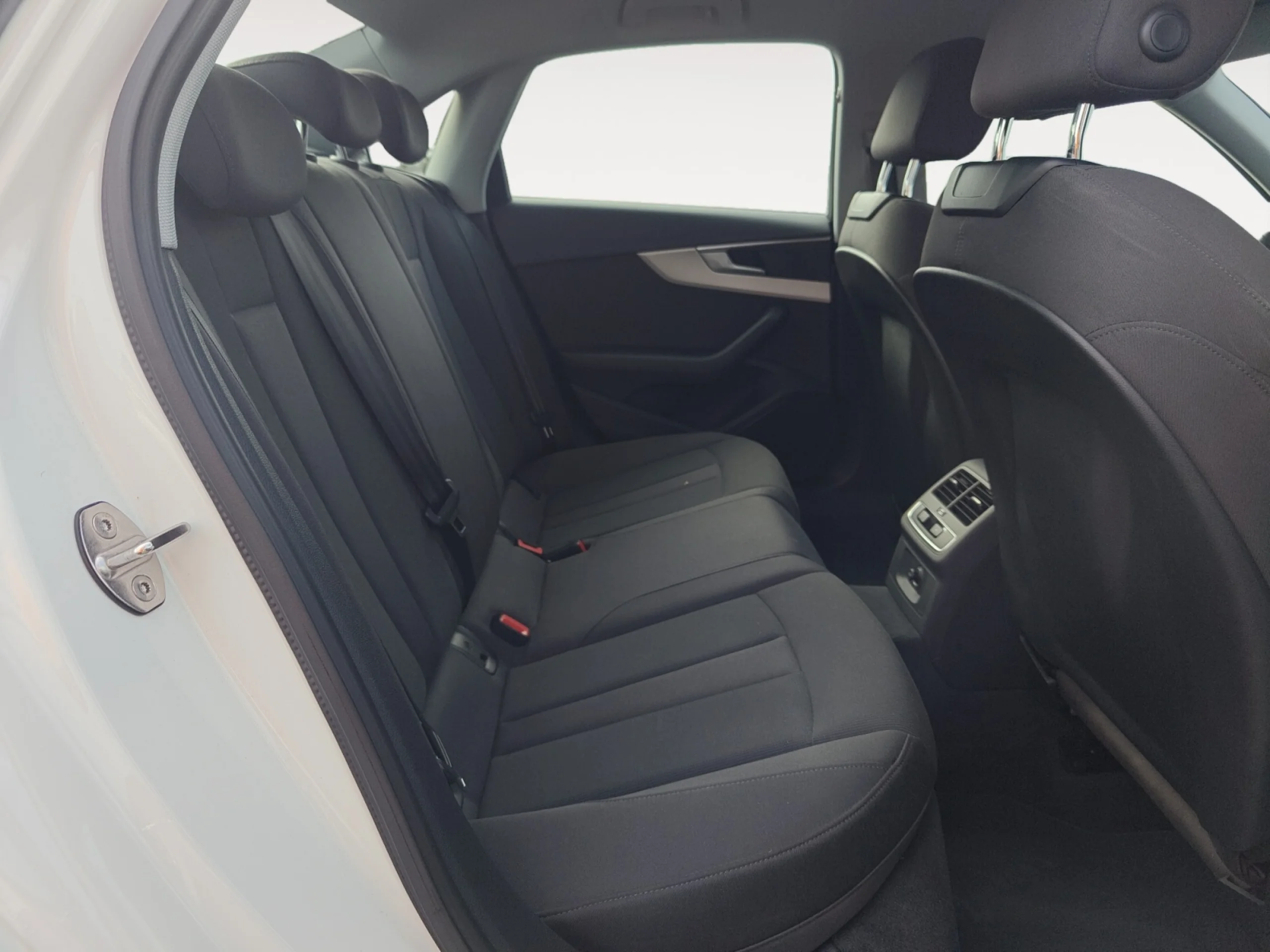 AUDI A4 S LINE 30 TDI 100KW (136CV) S TRONIC - Foto 6