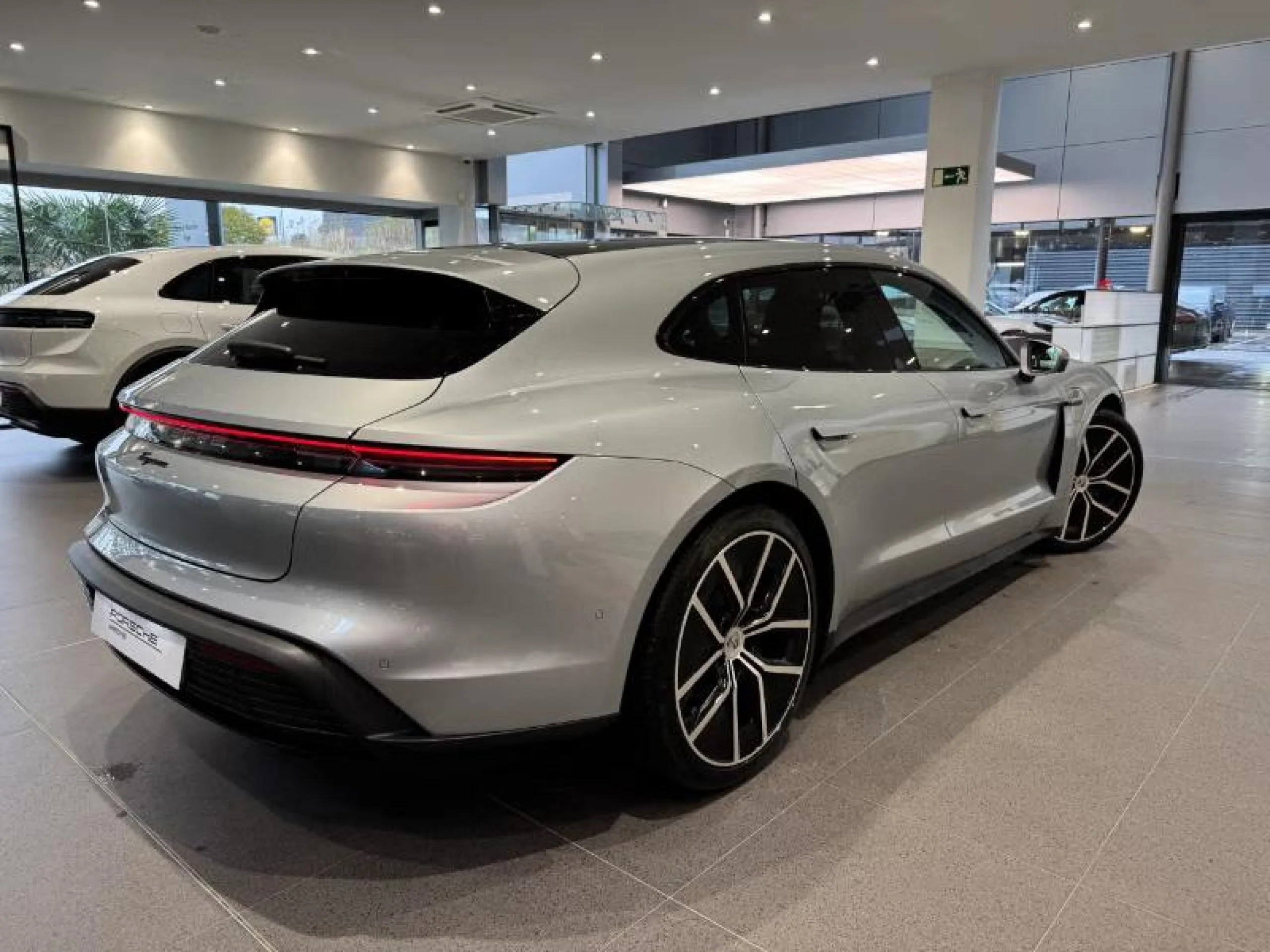 PORSCHE TAYCAN SPORT TURISMO - Foto 6